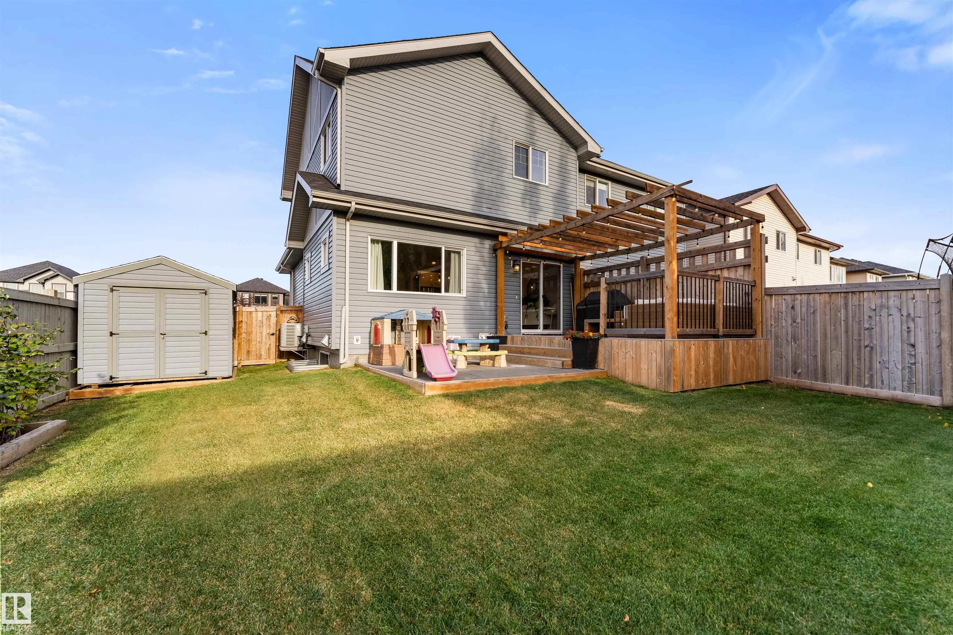 30 ABERDEEN Crescent