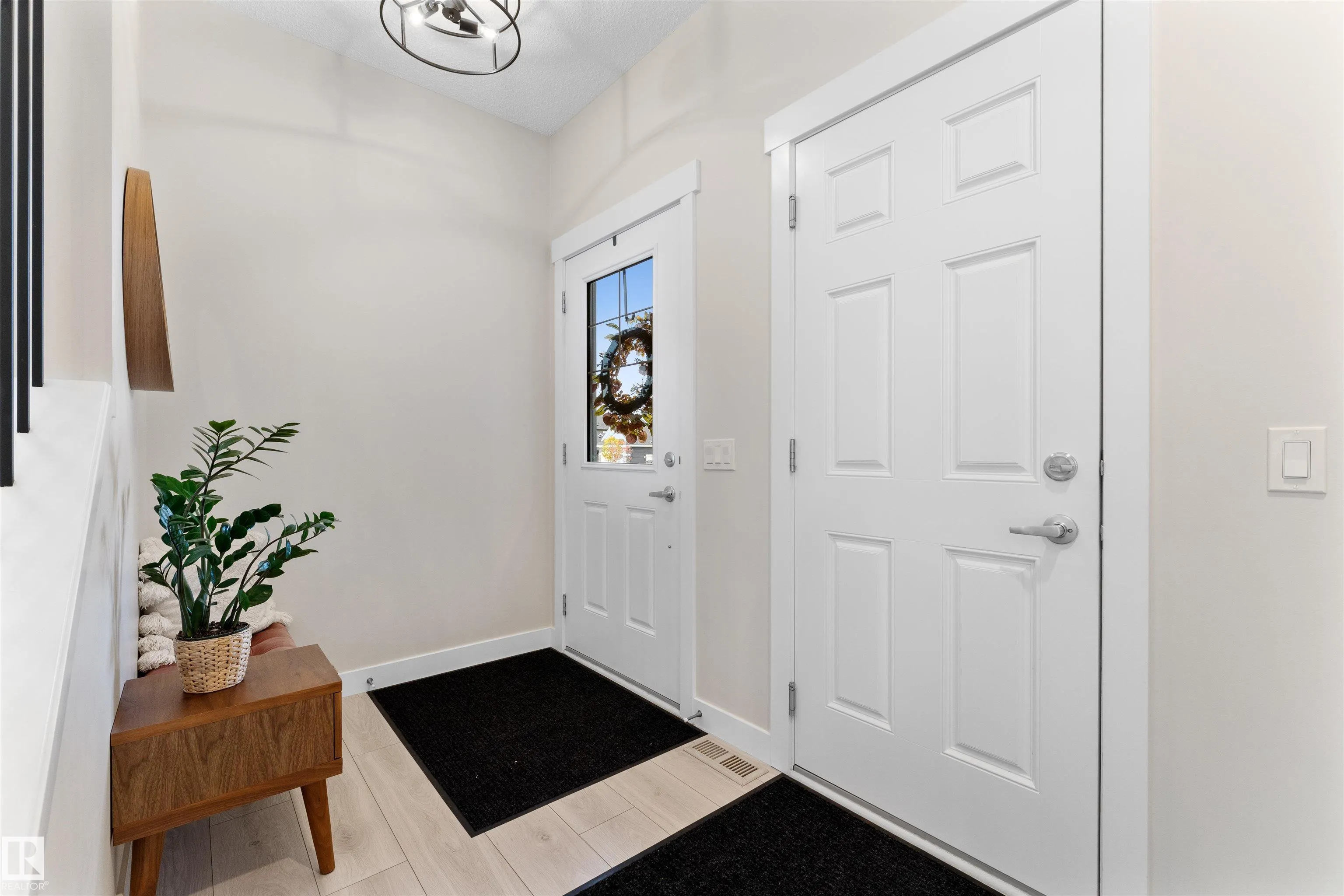 30 ABERDEEN Crescent