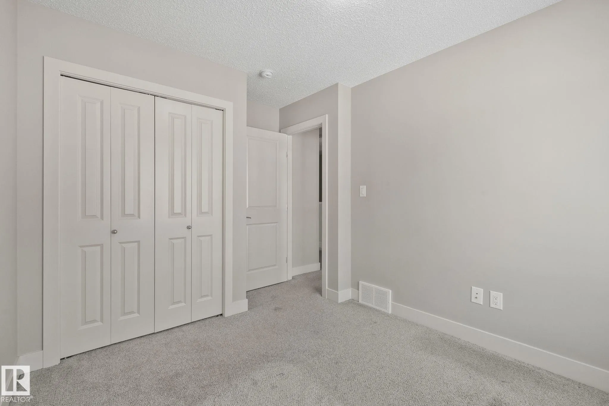 2922 MAPLE Way