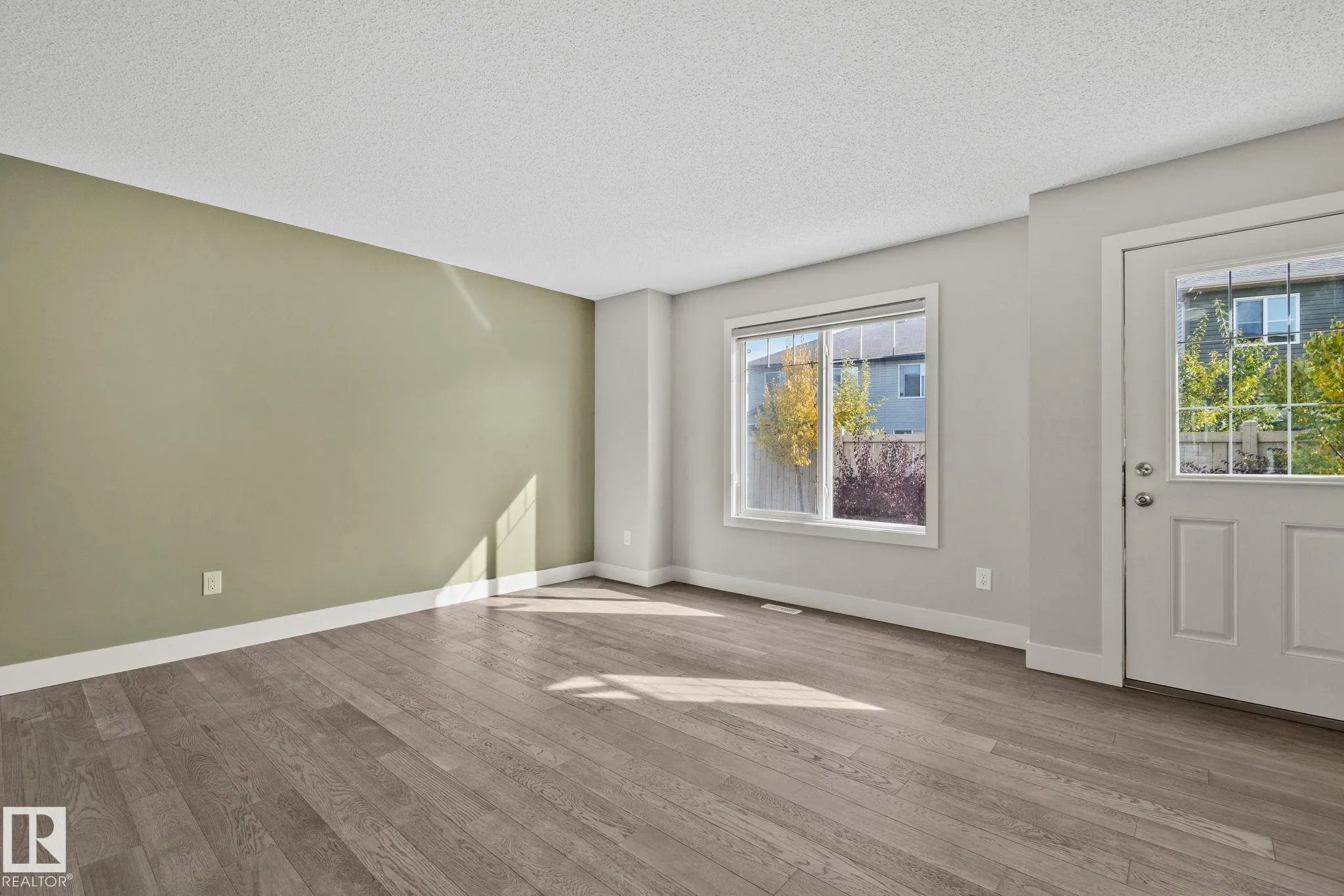 2922 MAPLE Way
