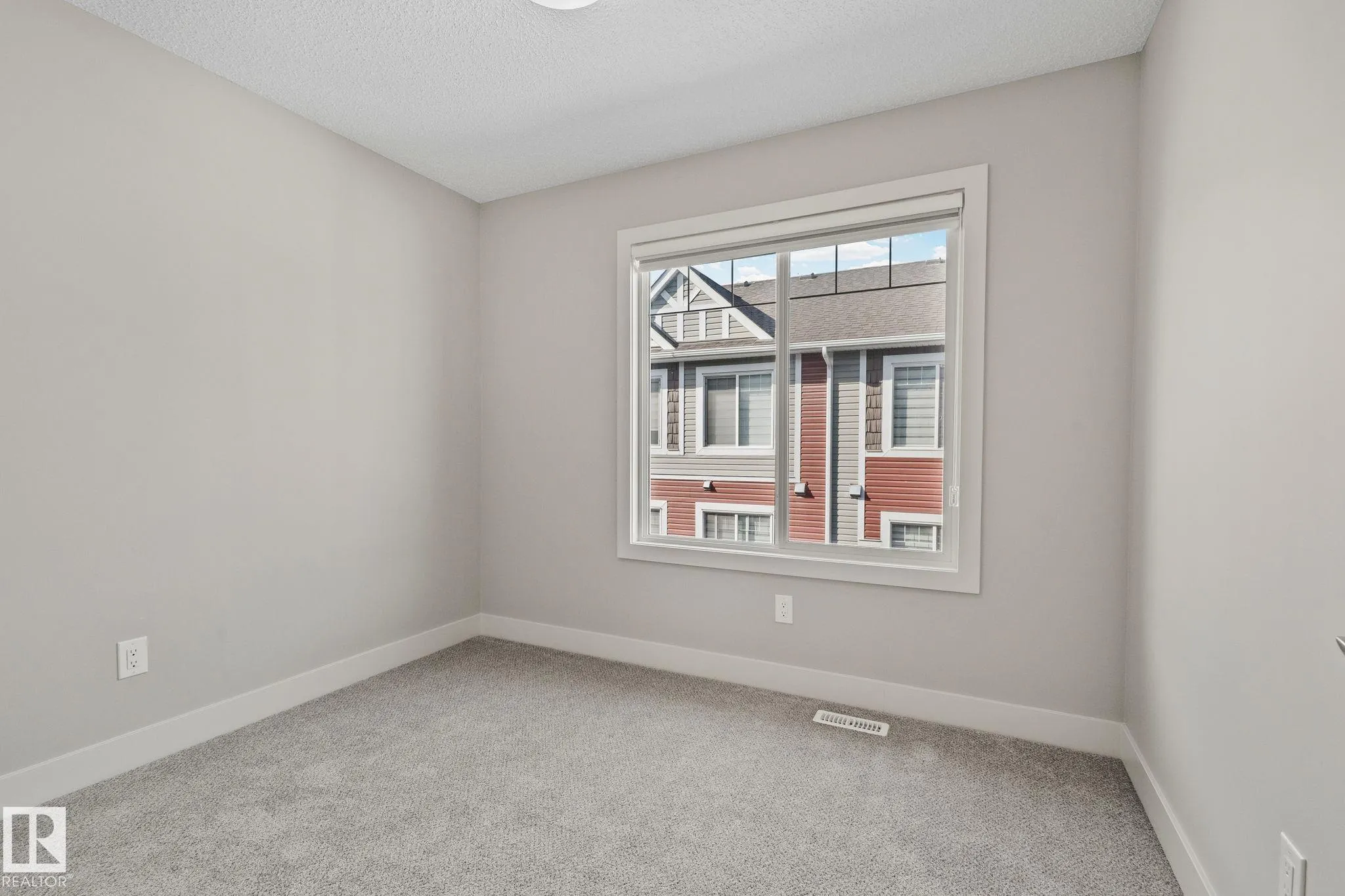 2922 MAPLE Way