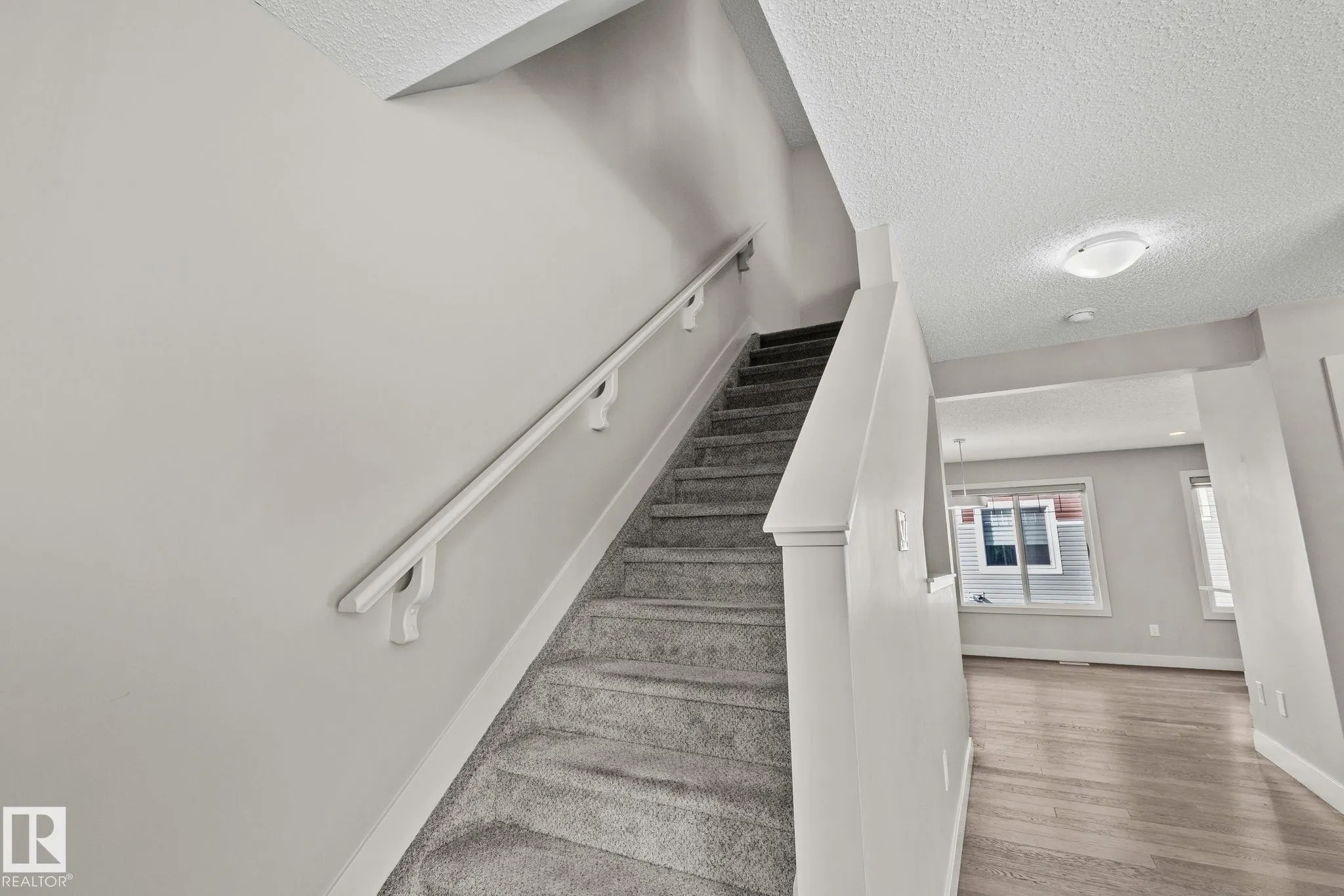 2922 MAPLE Way