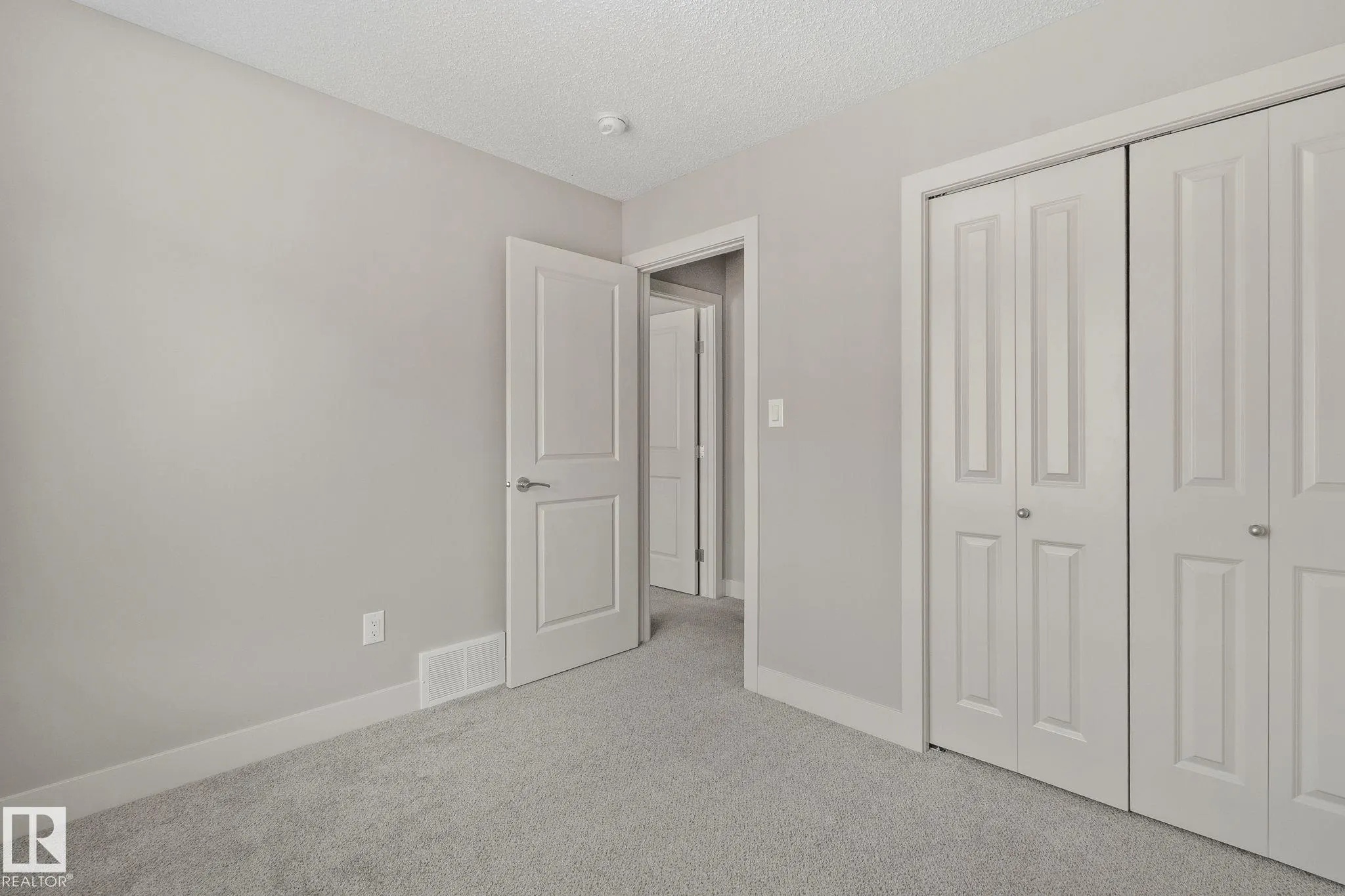 2922 MAPLE Way