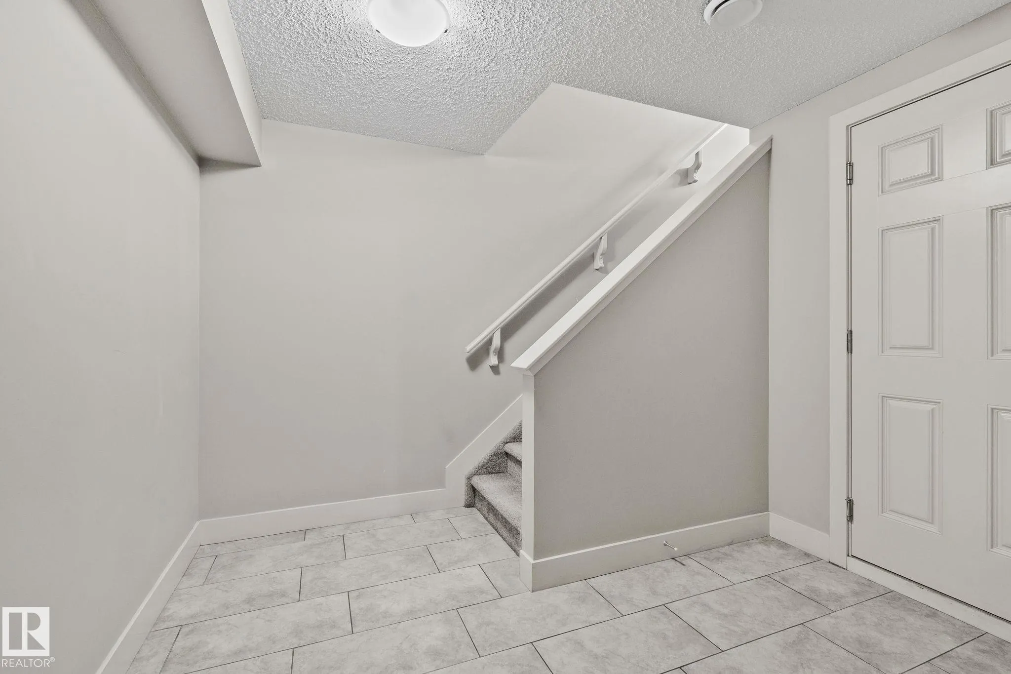 2922 MAPLE Way