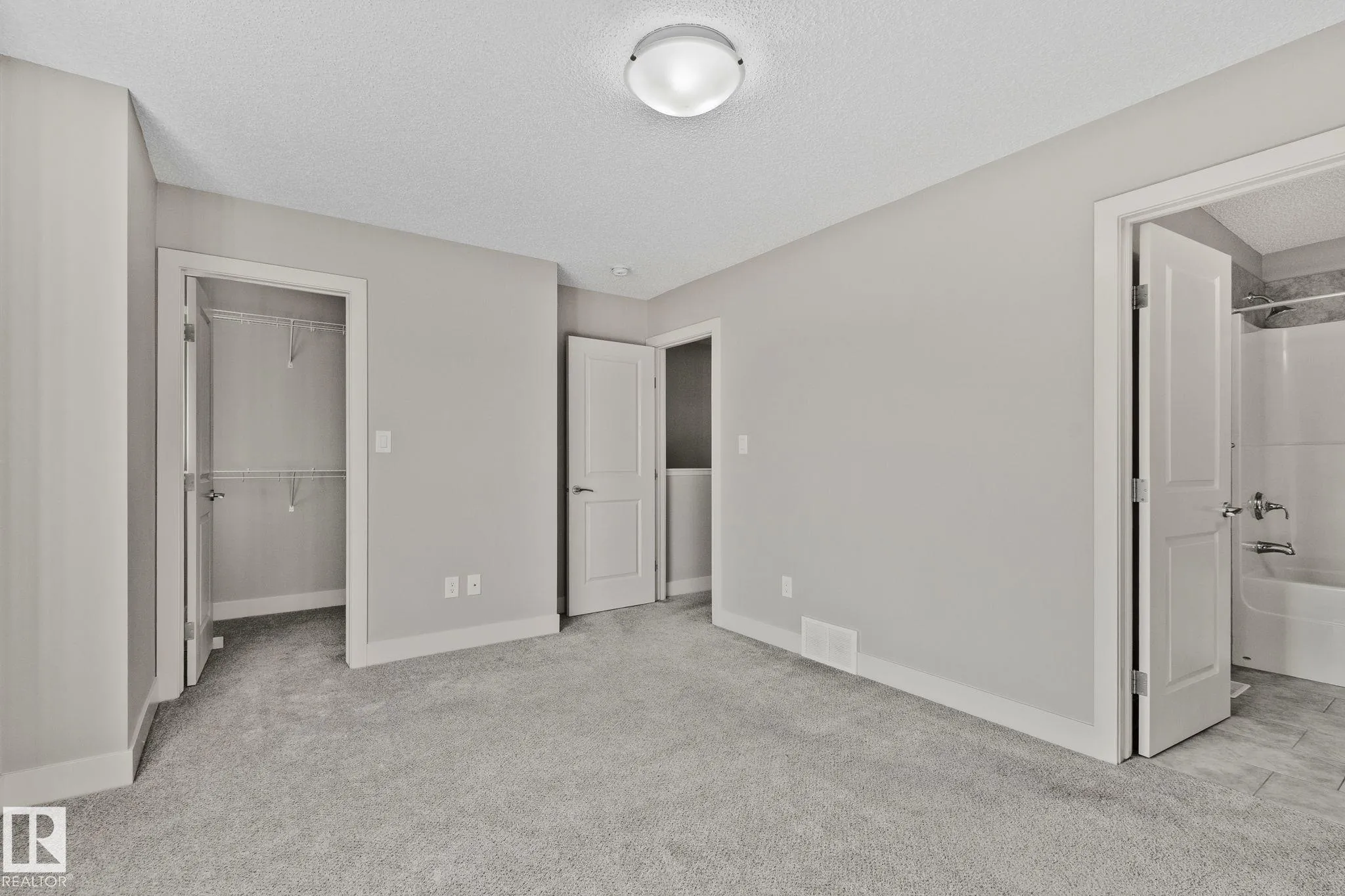 2922 MAPLE Way