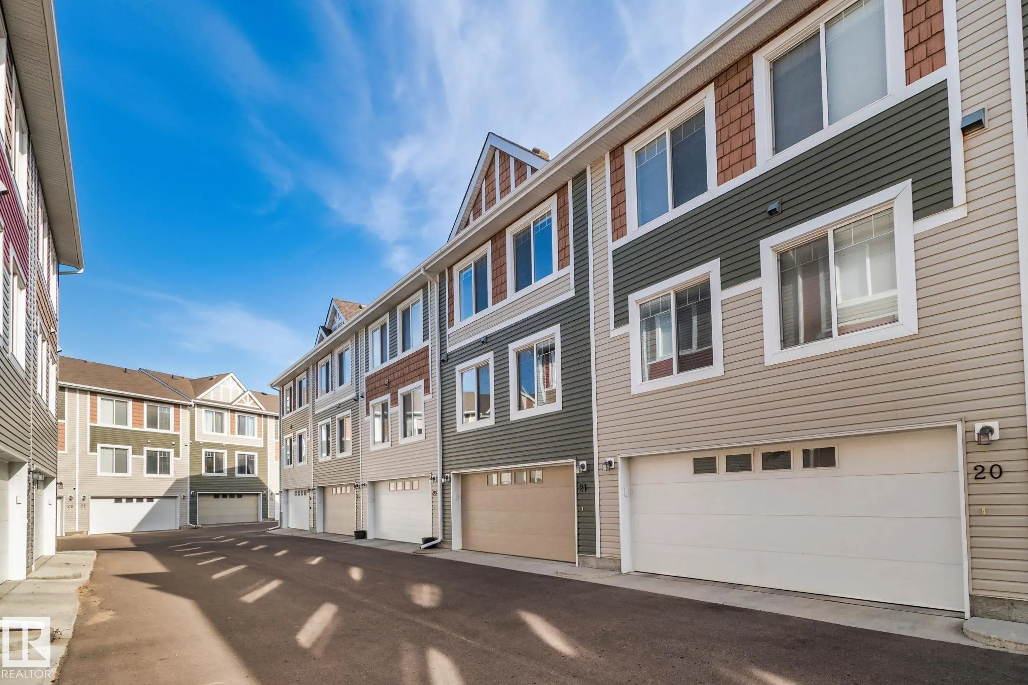 2922 MAPLE Way
