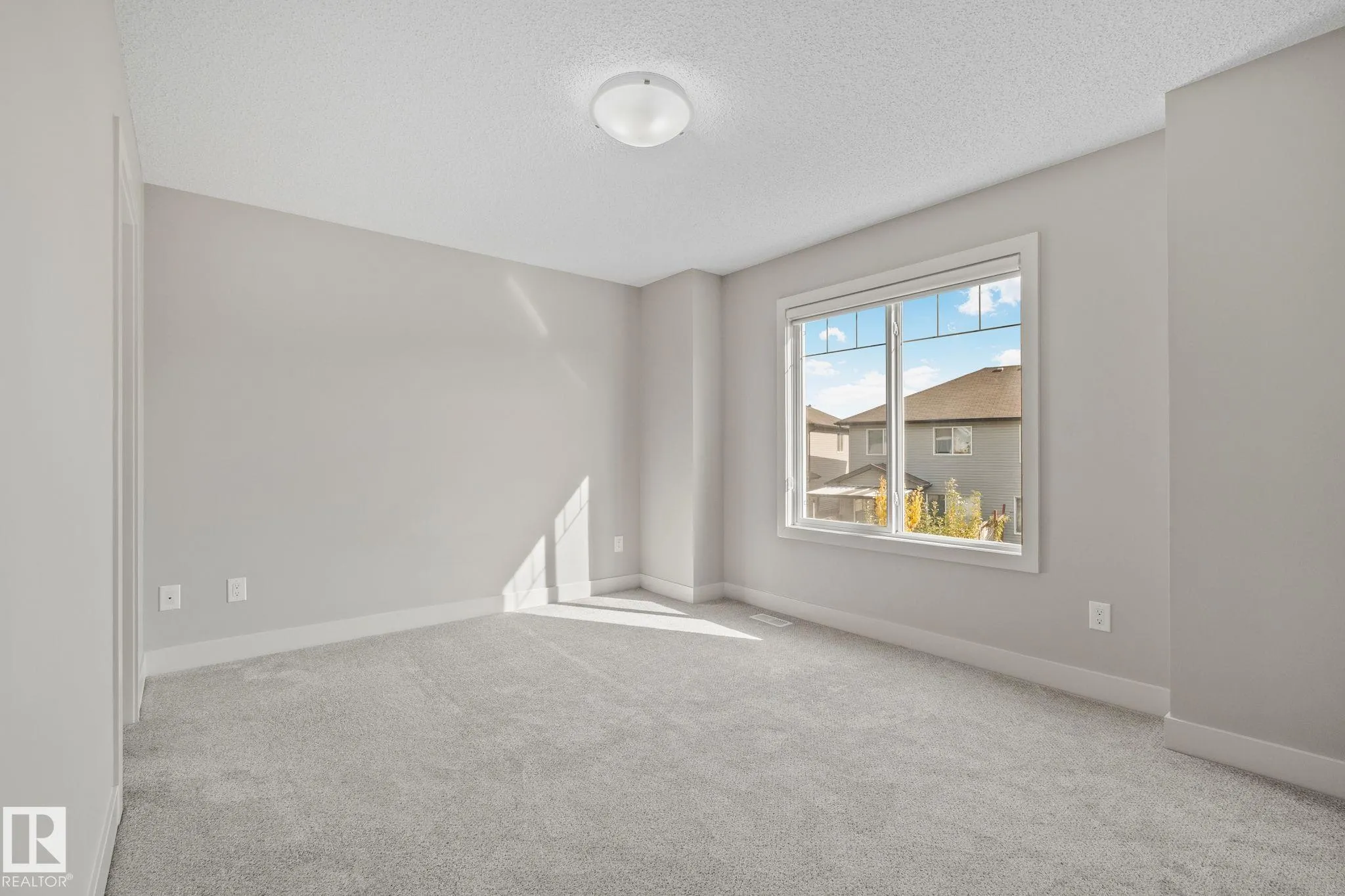 2922 MAPLE Way
