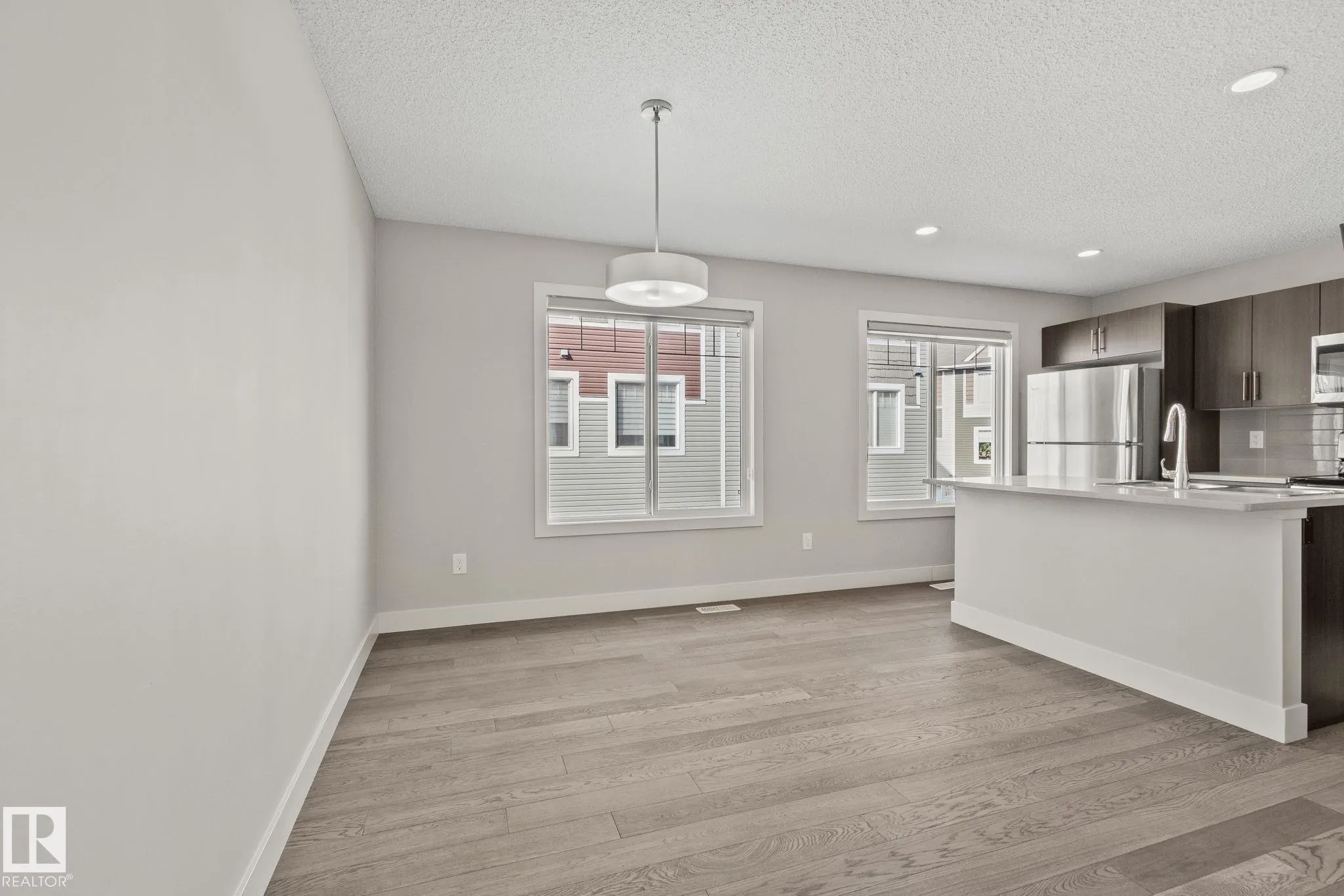 2922 MAPLE Way