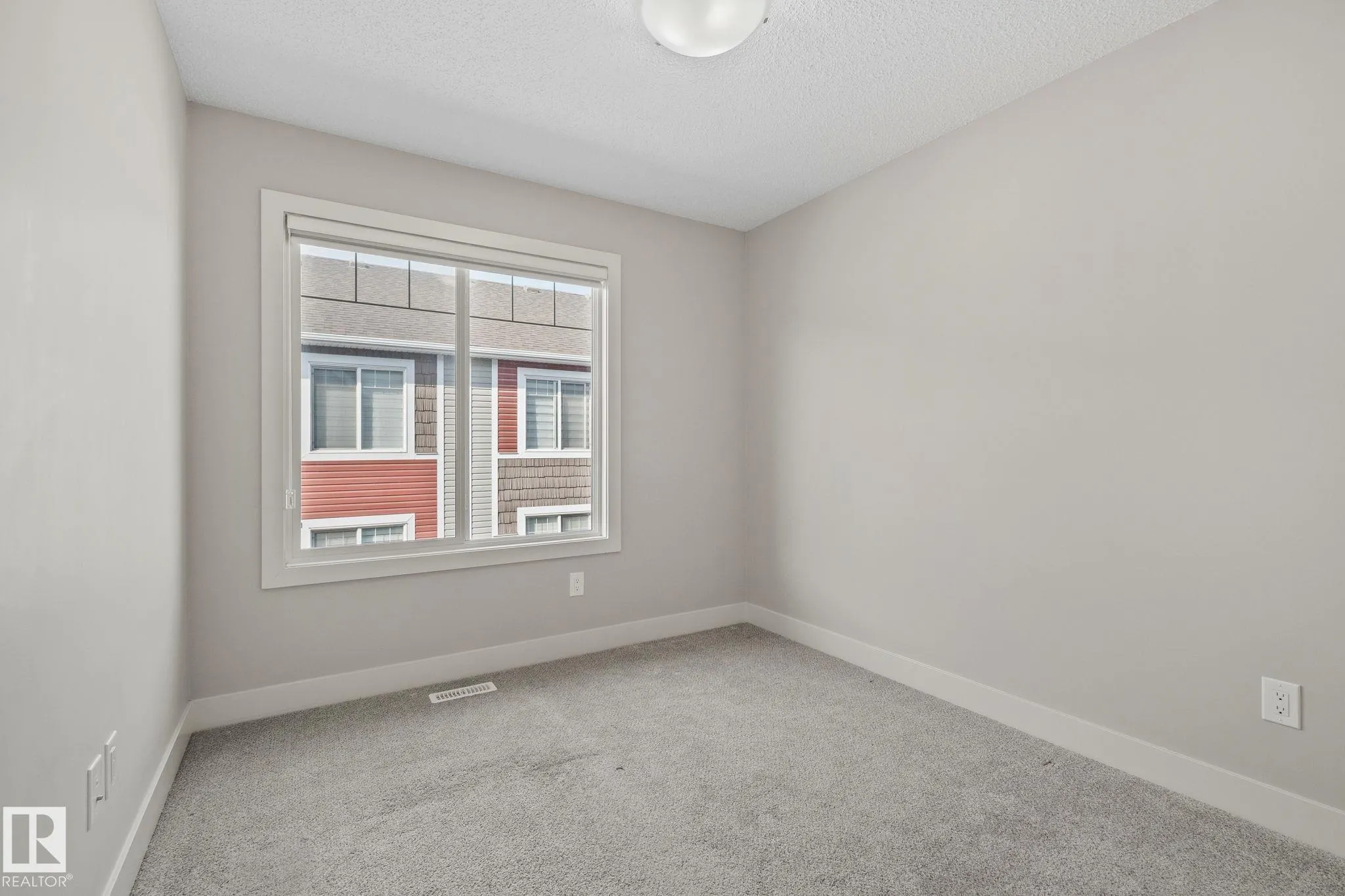 2922 MAPLE Way