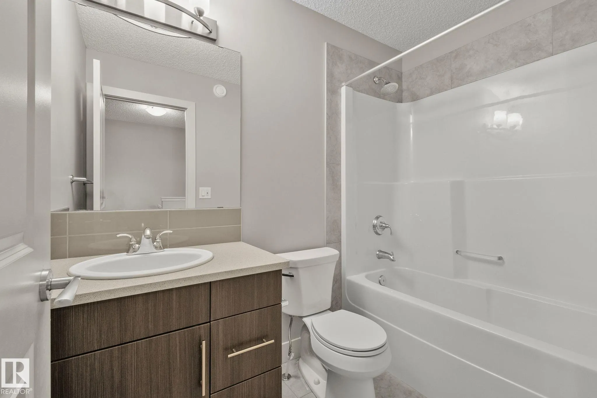 2922 MAPLE Way