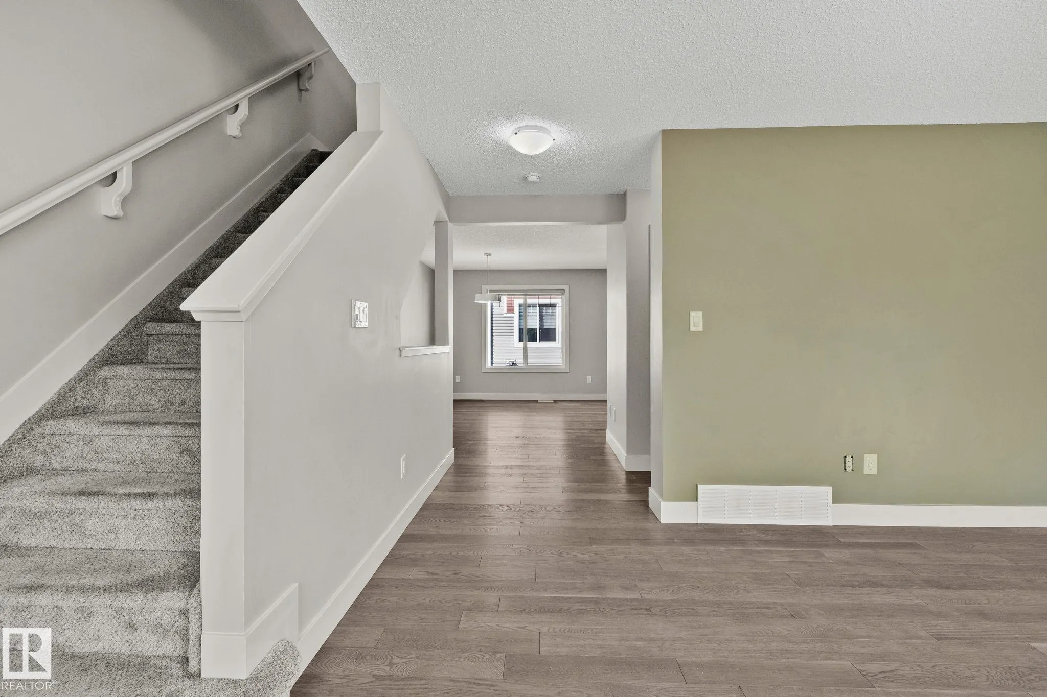 2922 MAPLE Way