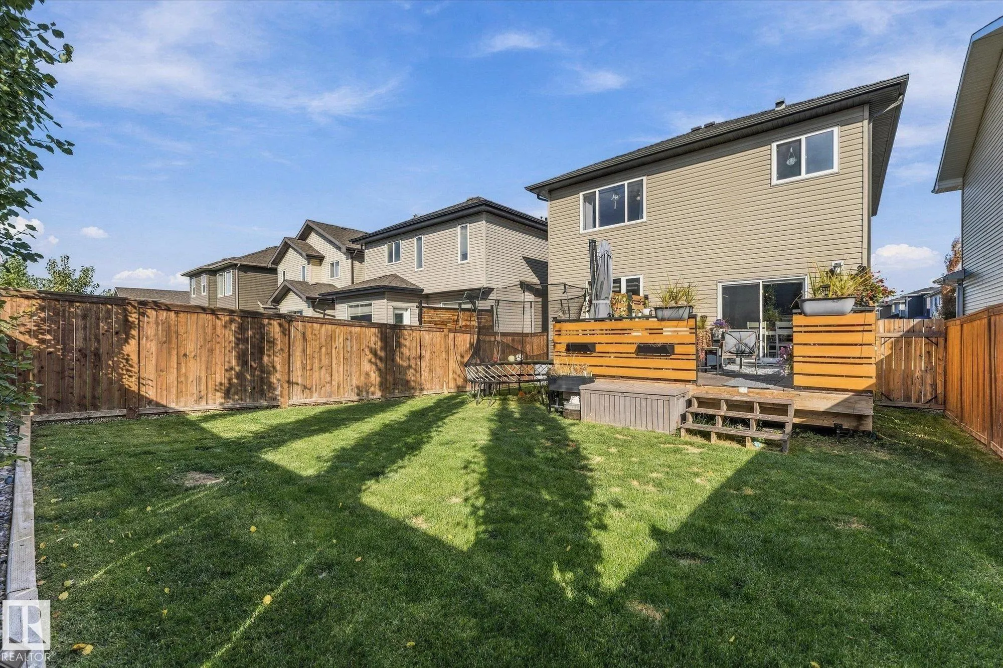 53 RIDGEVIEW Close