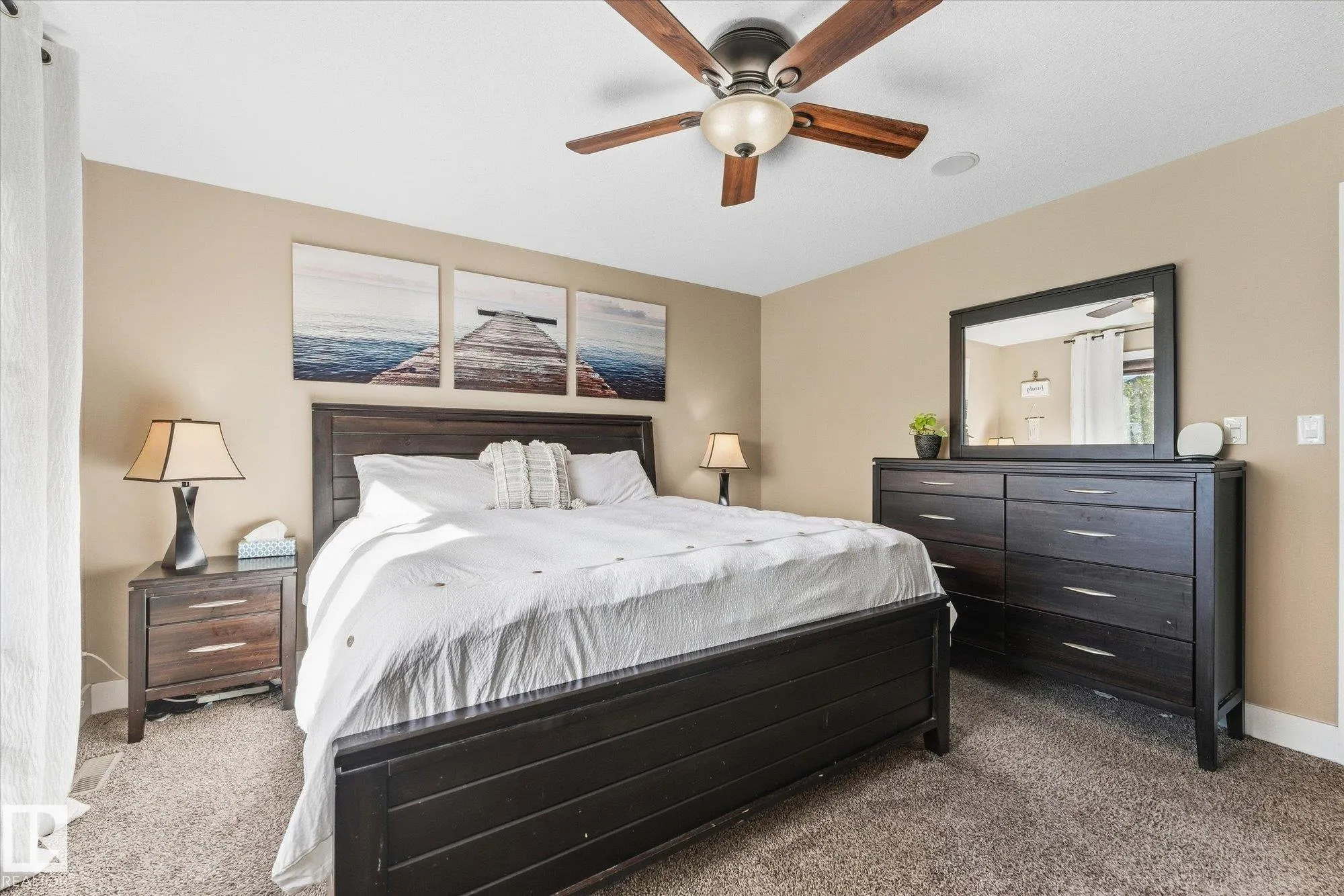 53 RIDGEVIEW Close