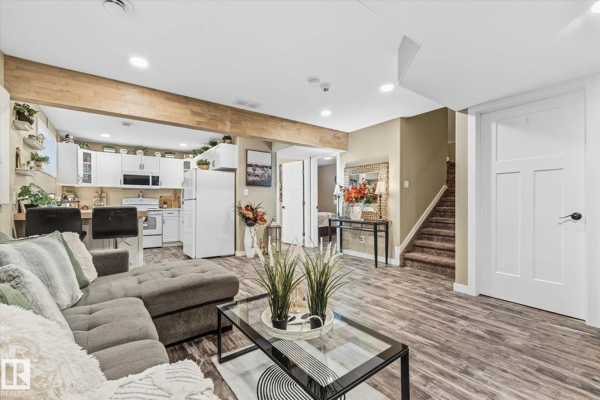 53 RIDGEVIEW Close