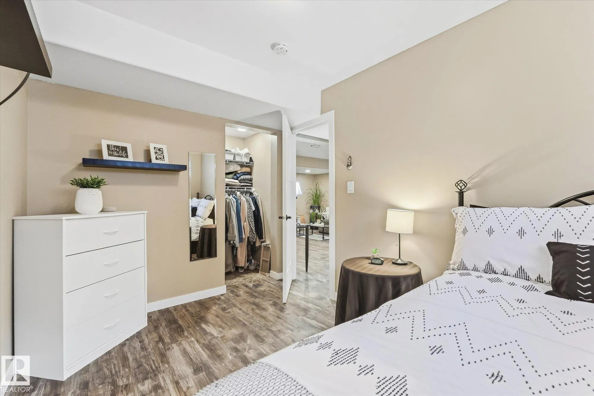 53 RIDGEVIEW Close