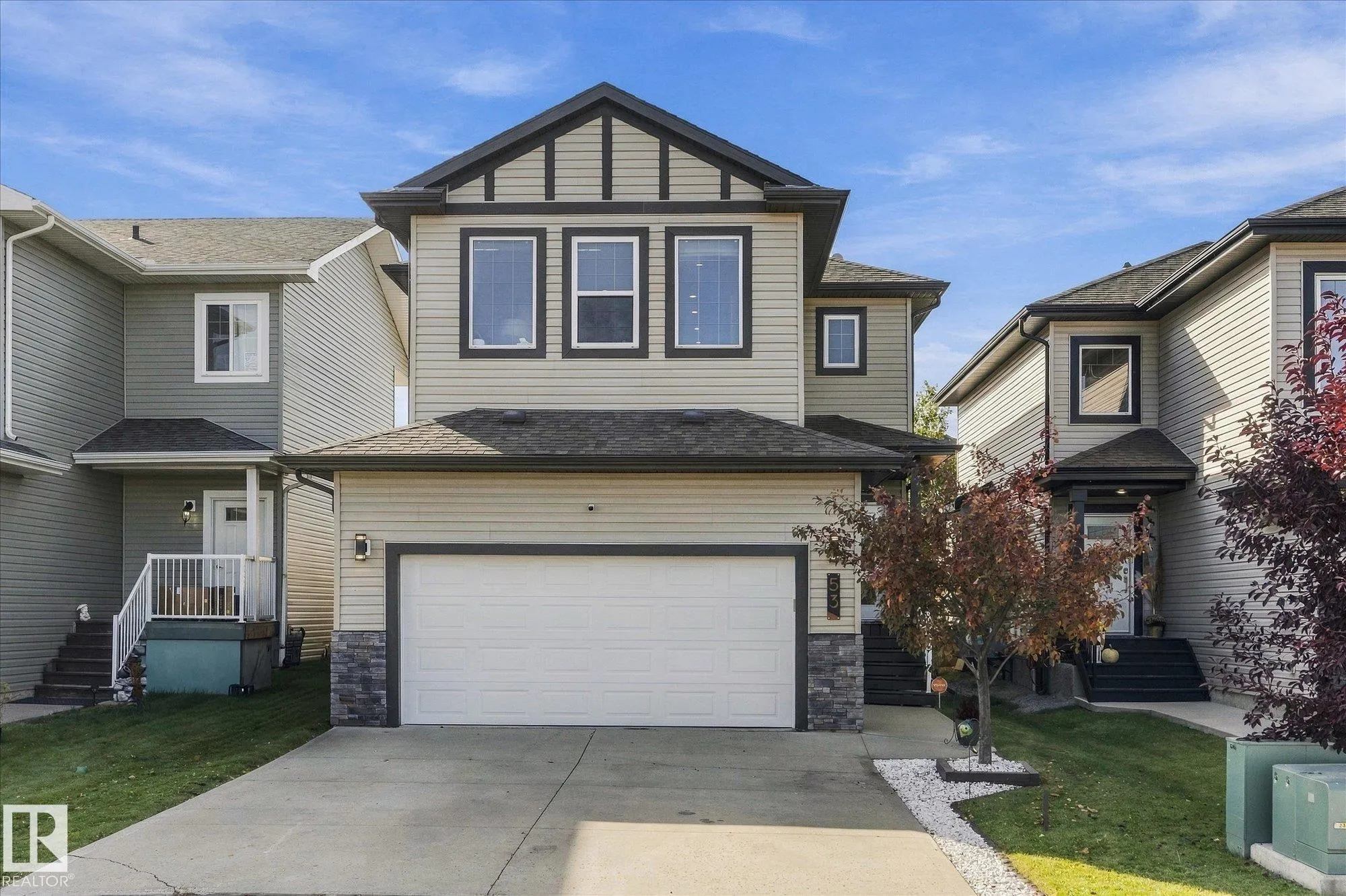 53 RIDGEVIEW Close