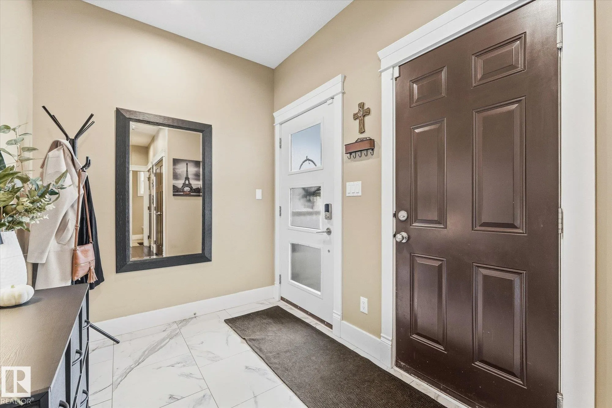 53 RIDGEVIEW Close