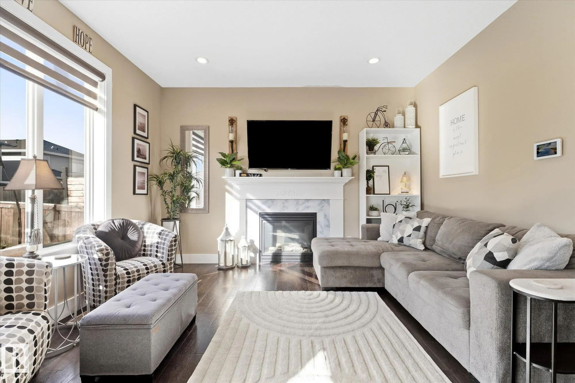53 RIDGEVIEW Close