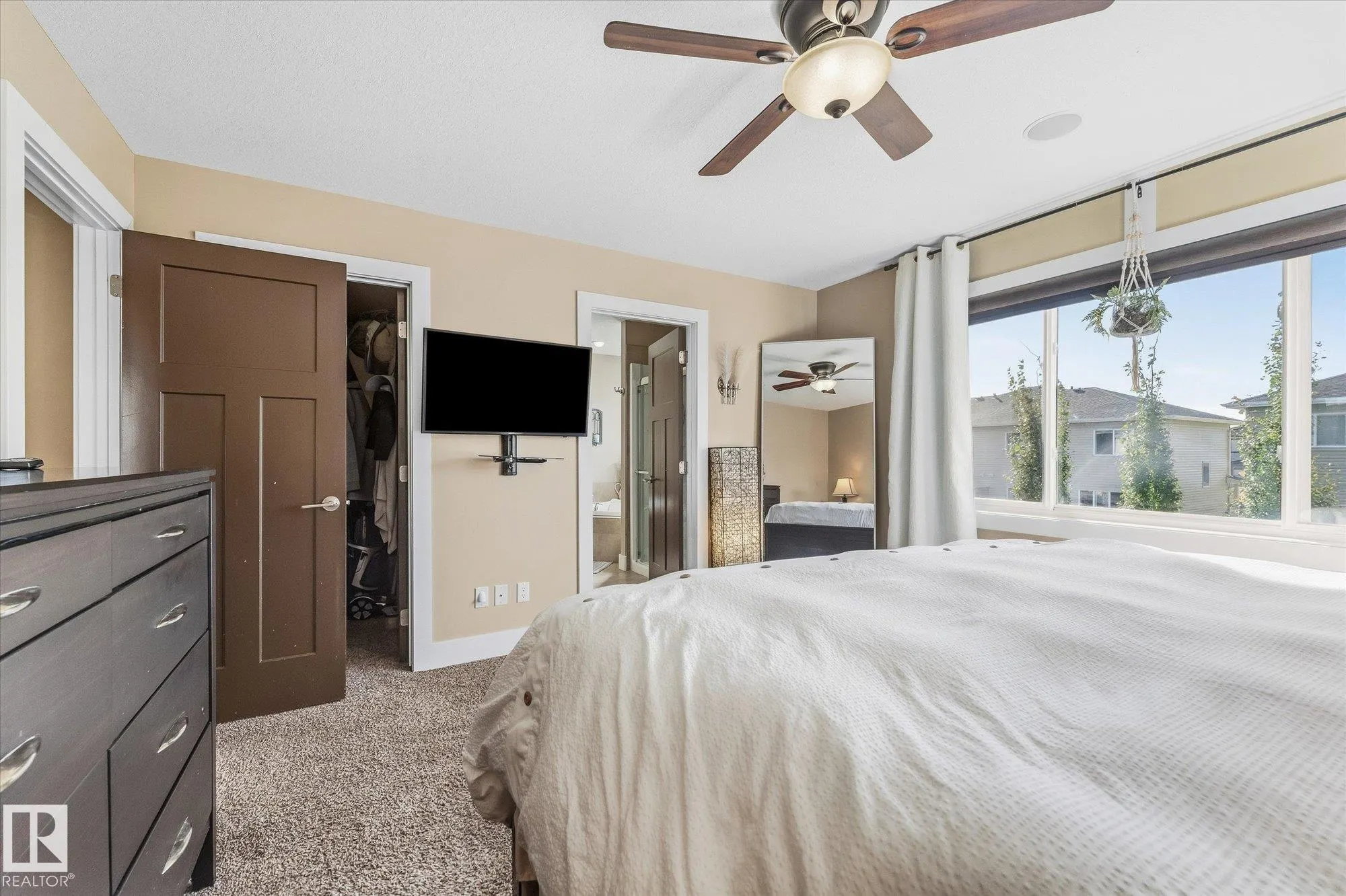 53 RIDGEVIEW Close