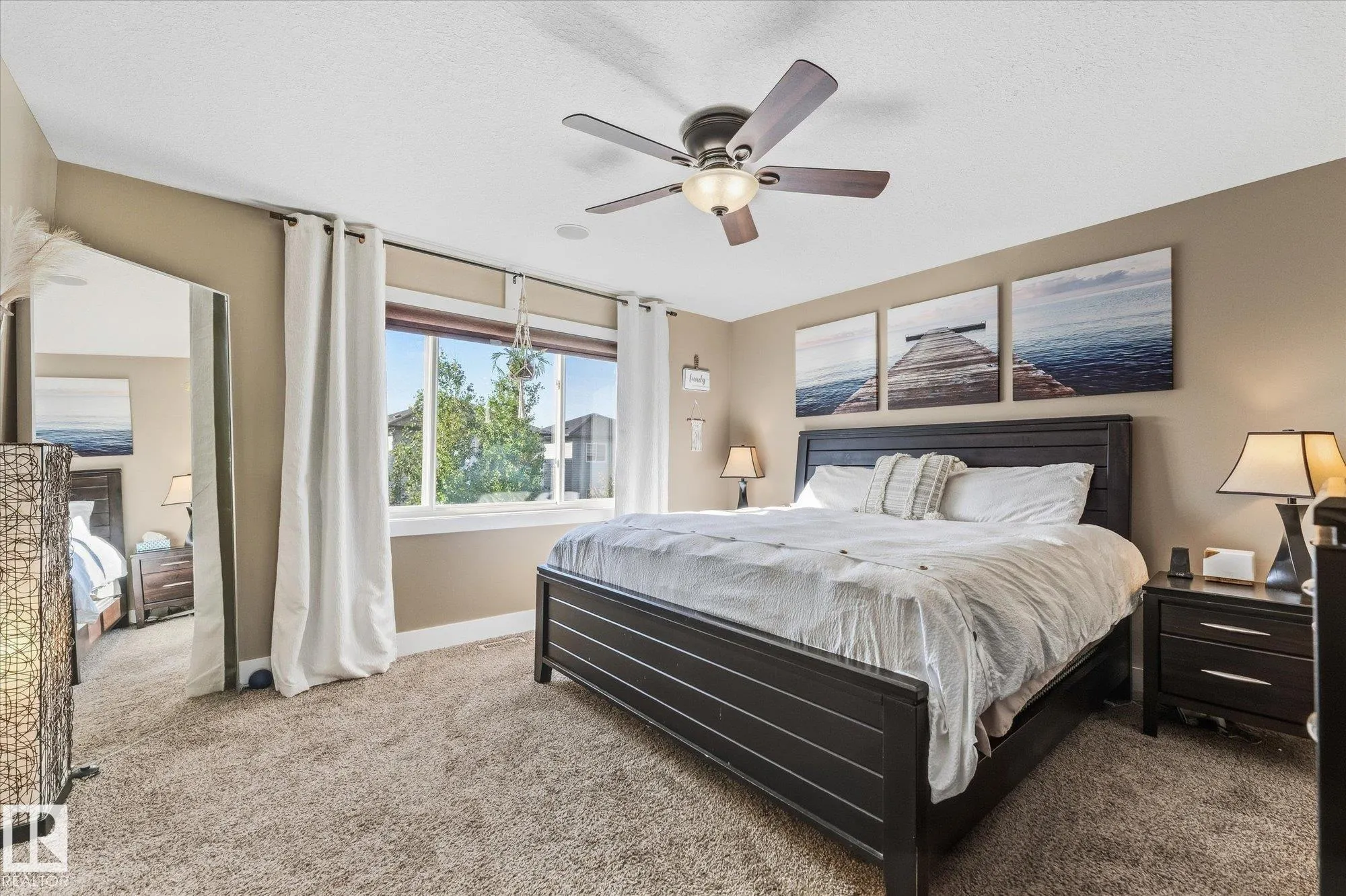 53 RIDGEVIEW Close