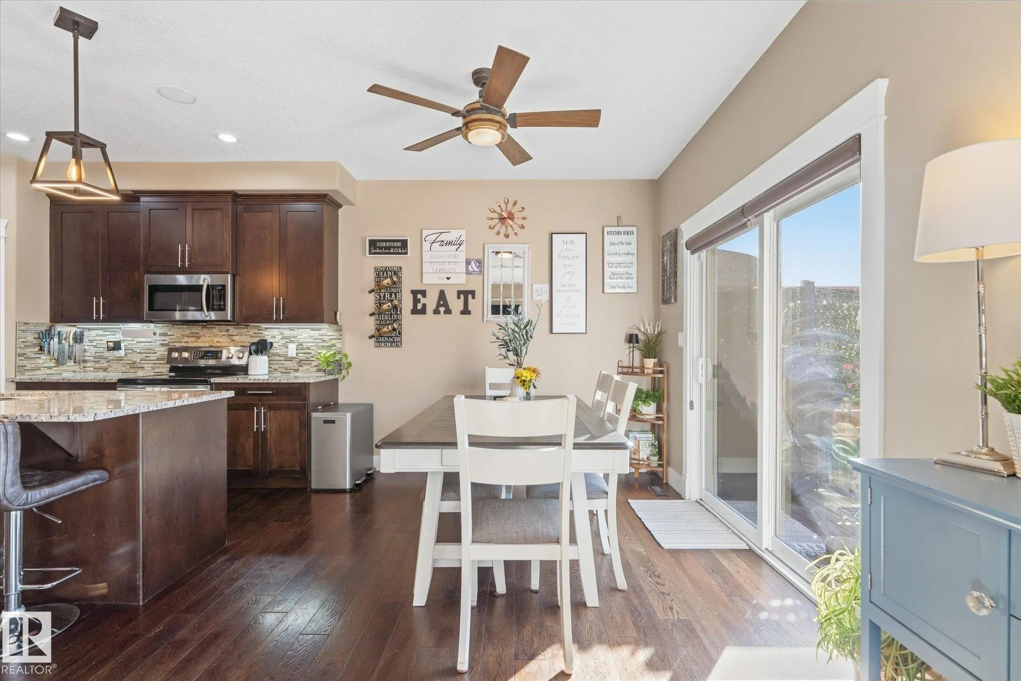 53 RIDGEVIEW Close