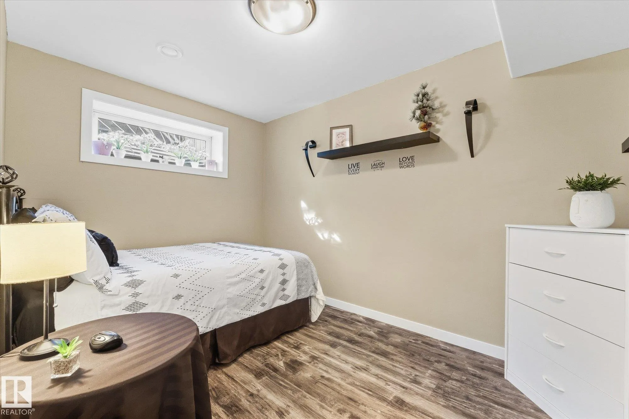 53 RIDGEVIEW Close