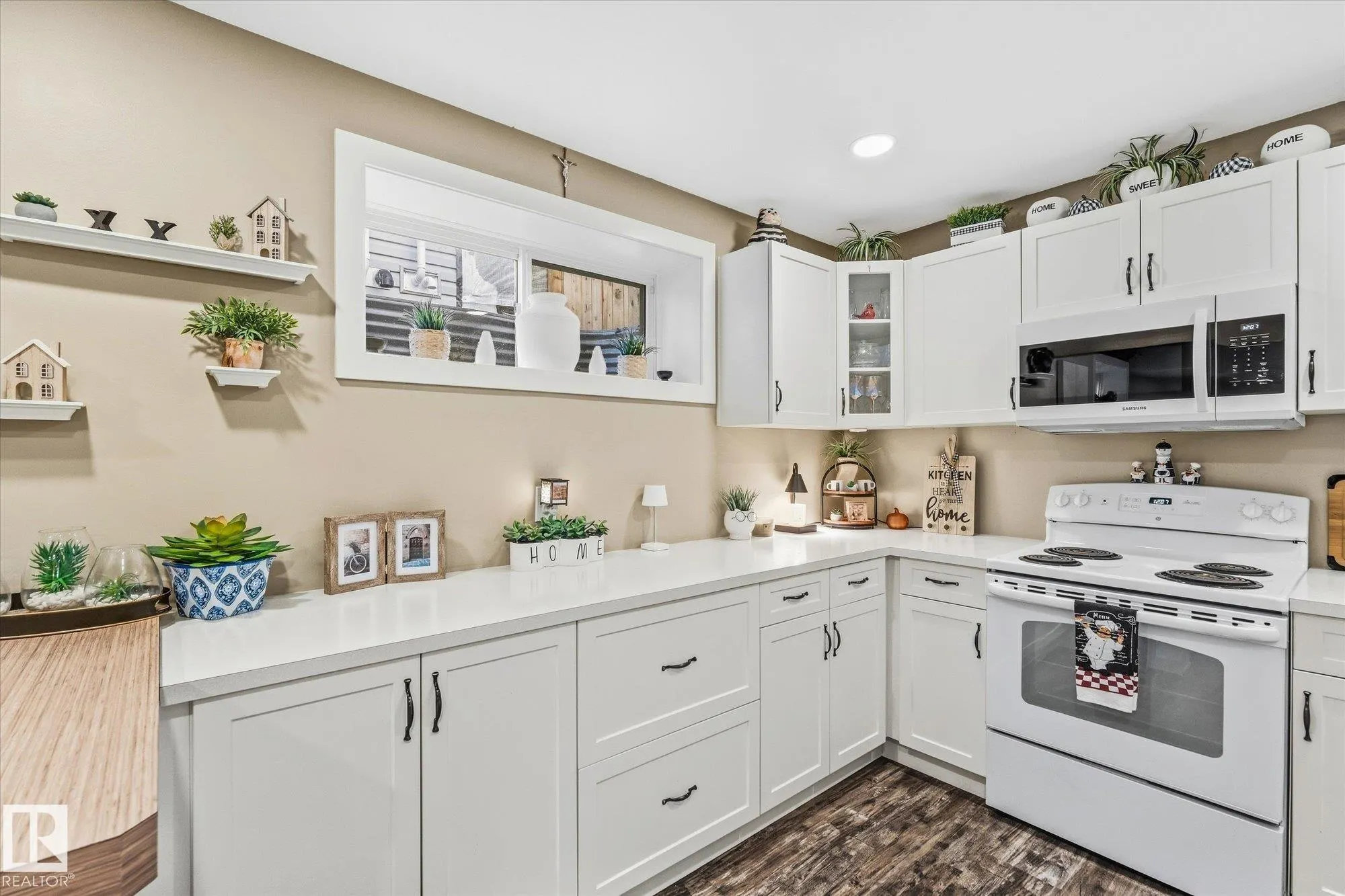 53 RIDGEVIEW Close