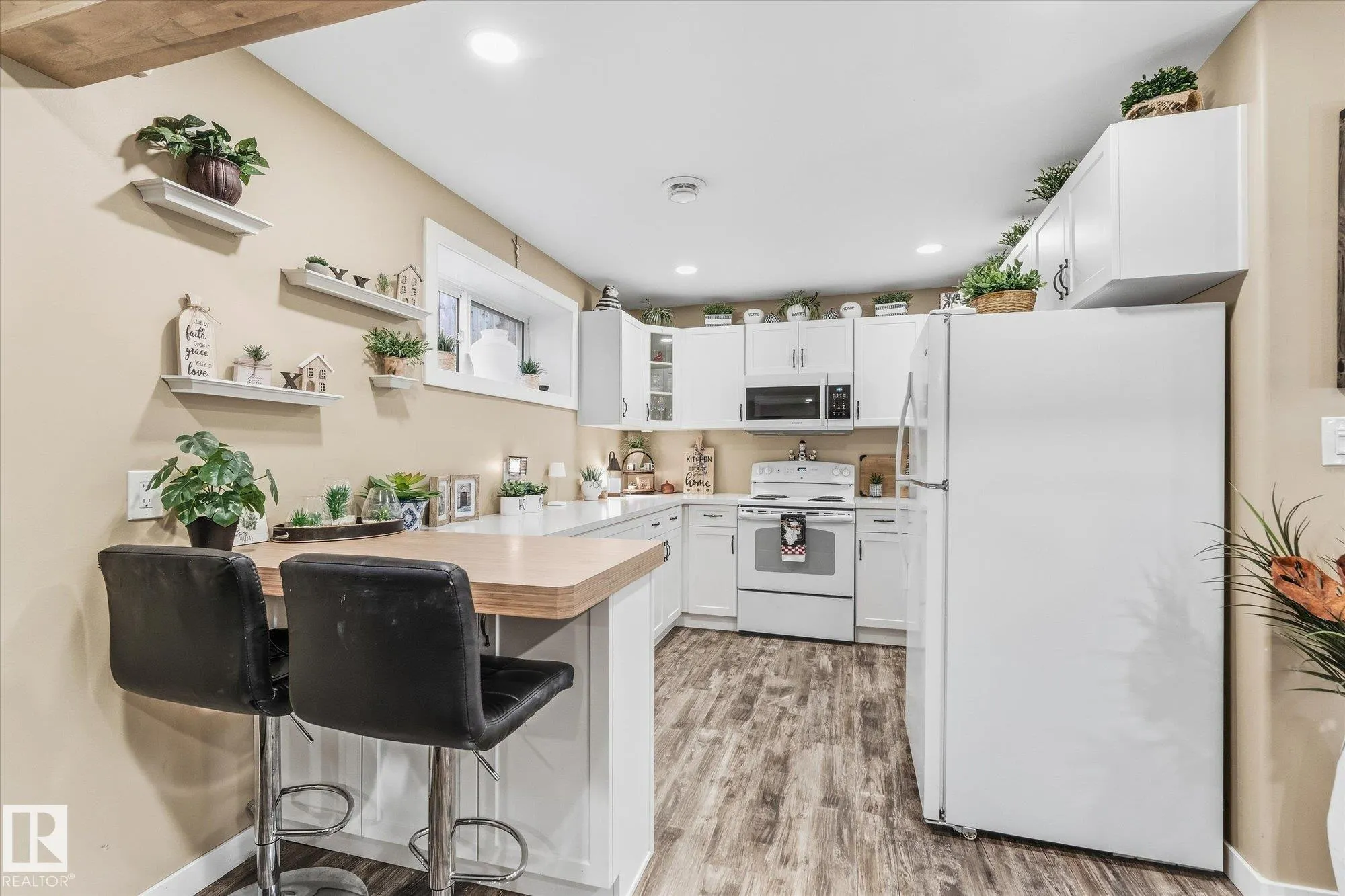 53 RIDGEVIEW Close