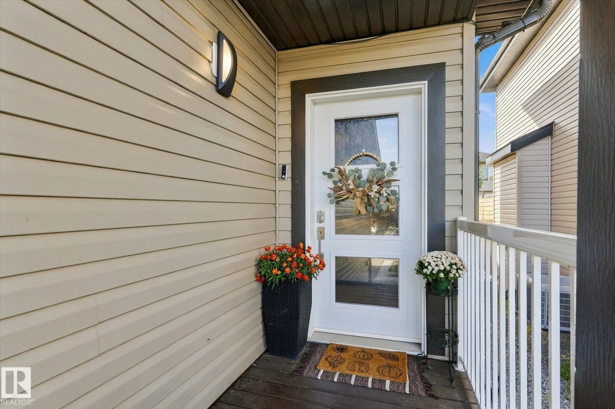 53 RIDGEVIEW Close