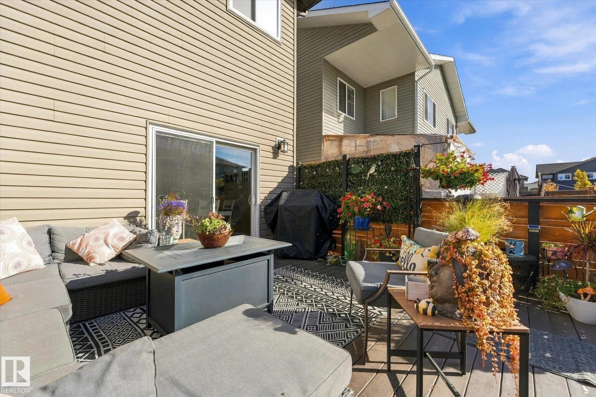 53 RIDGEVIEW Close