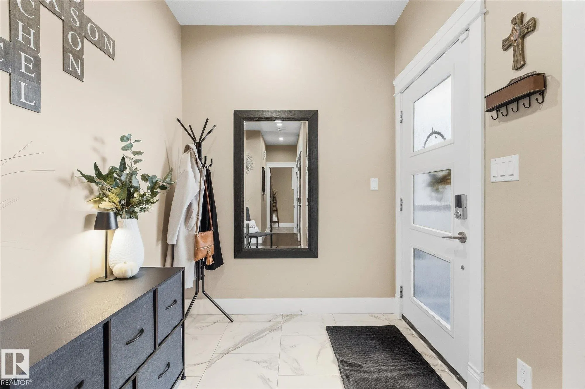 53 RIDGEVIEW Close