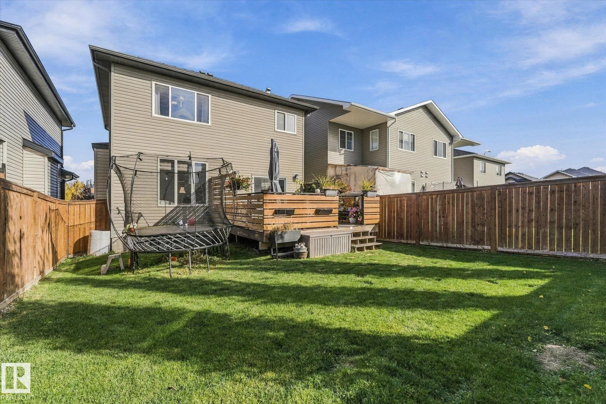 53 RIDGEVIEW Close