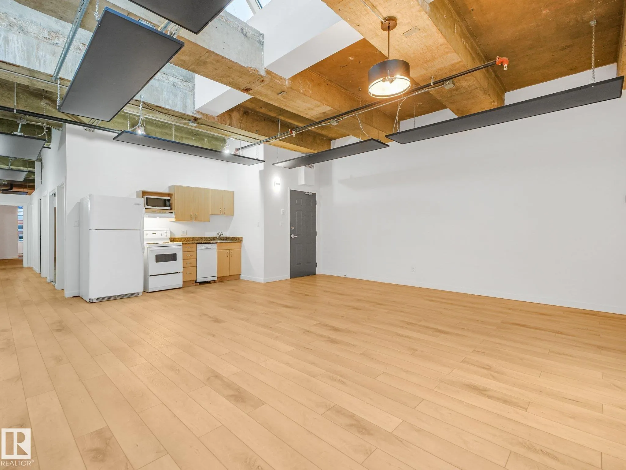 10024 JASPER Avenue