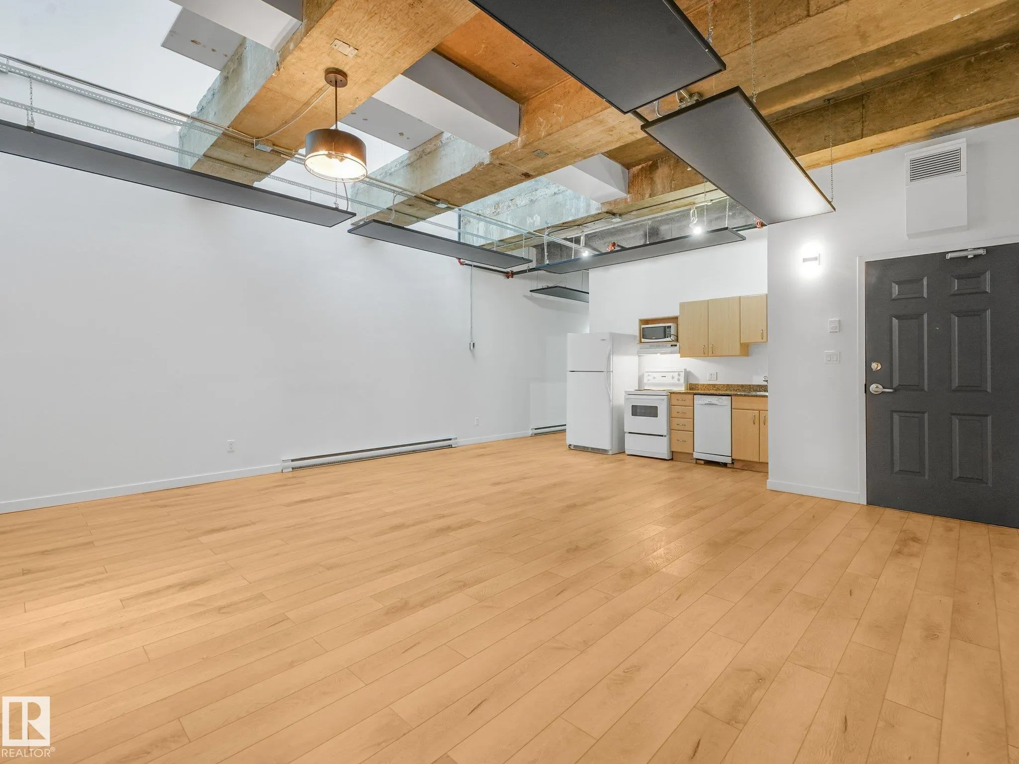 10024 JASPER Avenue