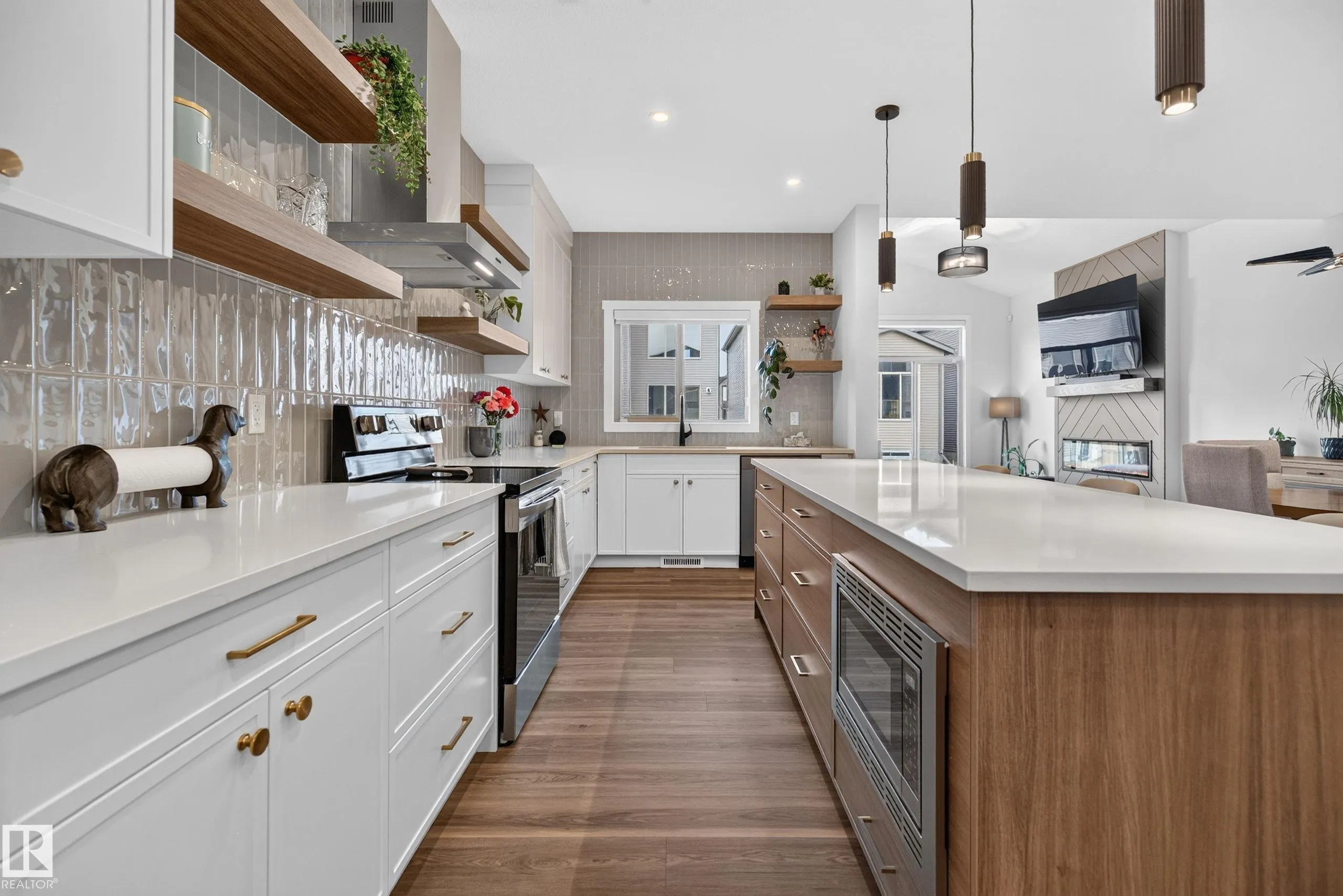 66 GLADSTONE Bend