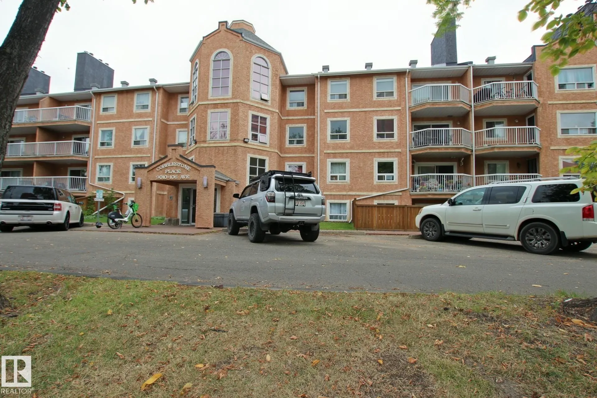 9010 106 Avenue