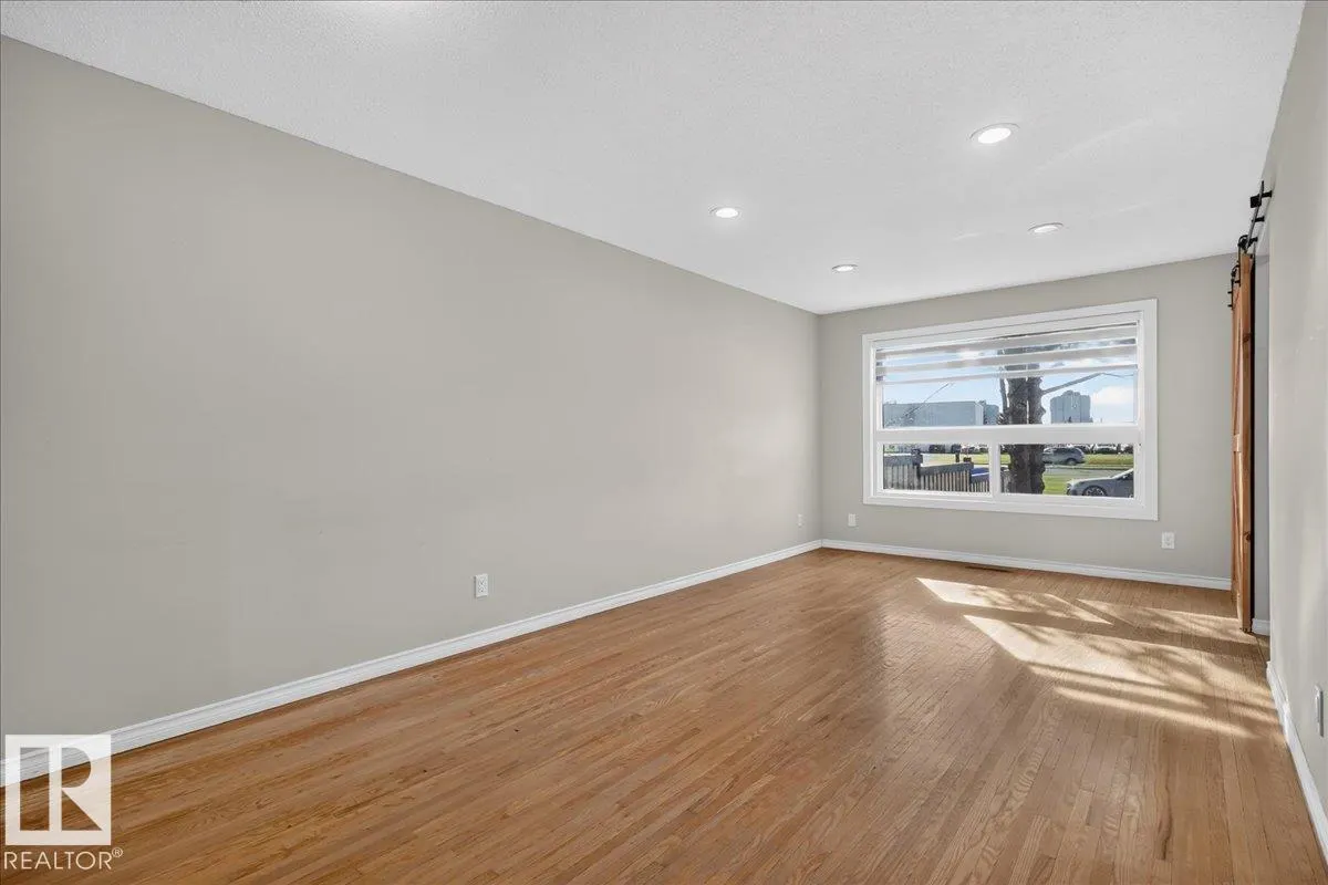 10716 51 Avenue