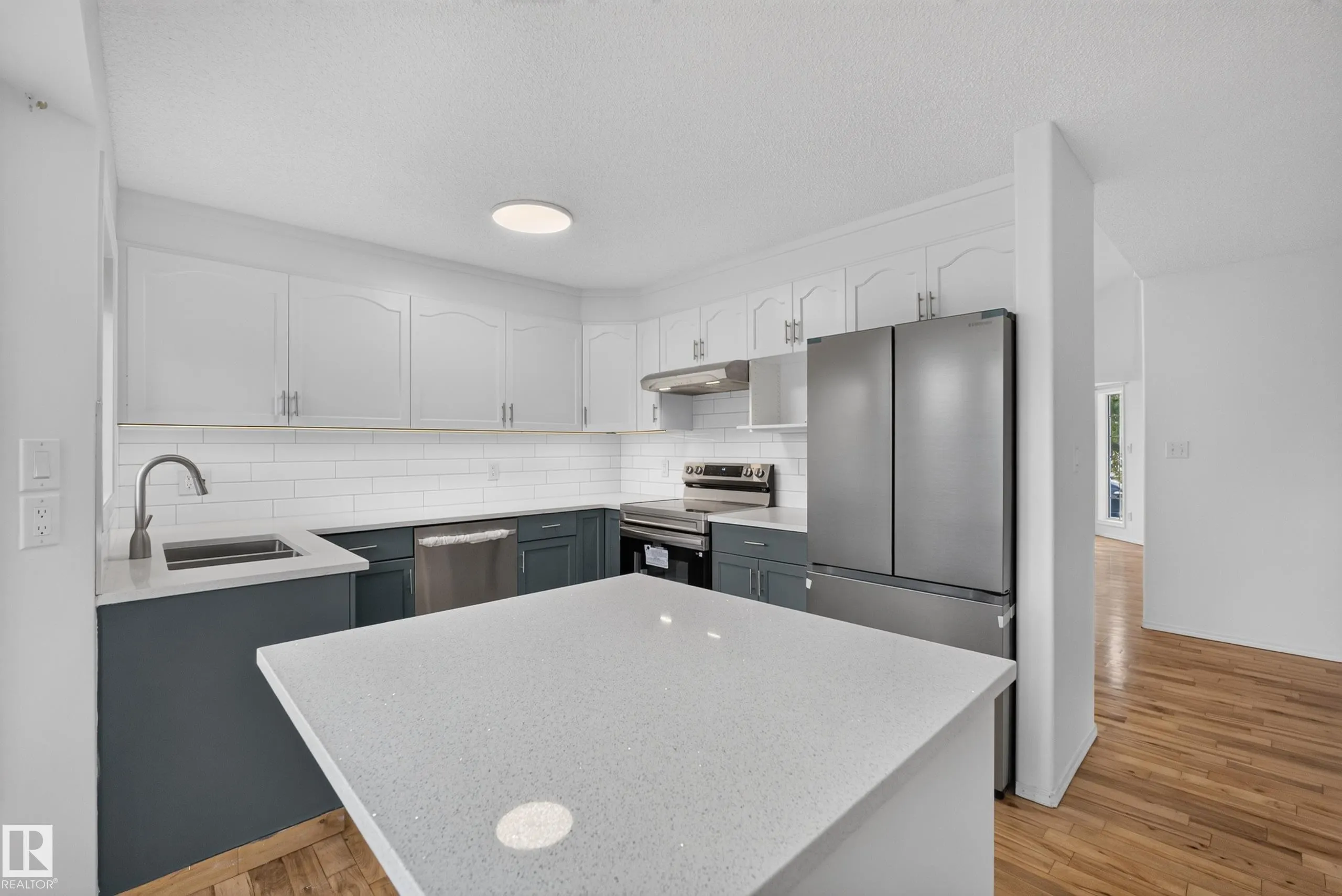 64 CRYSTAL Way
