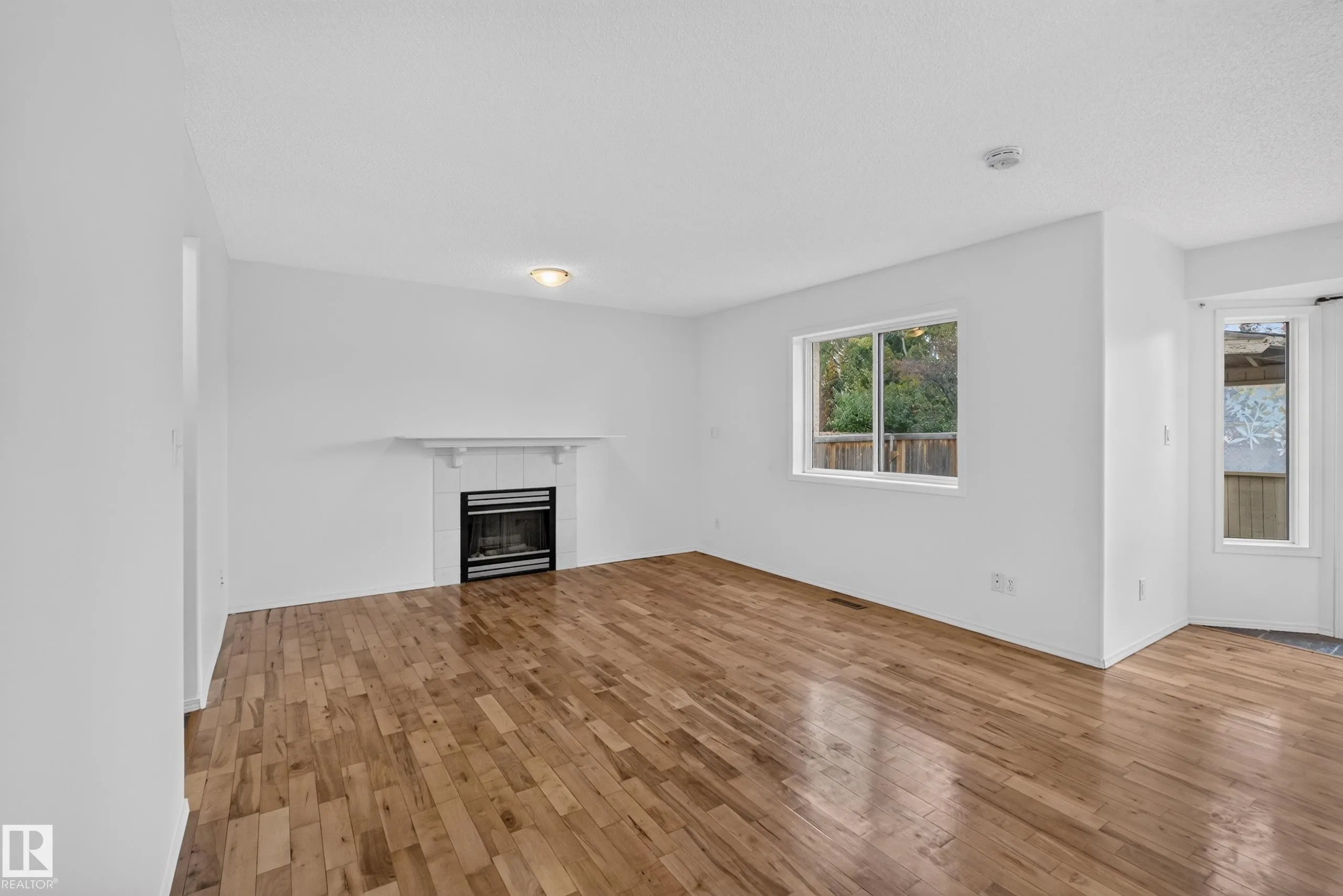 64 CRYSTAL Way
