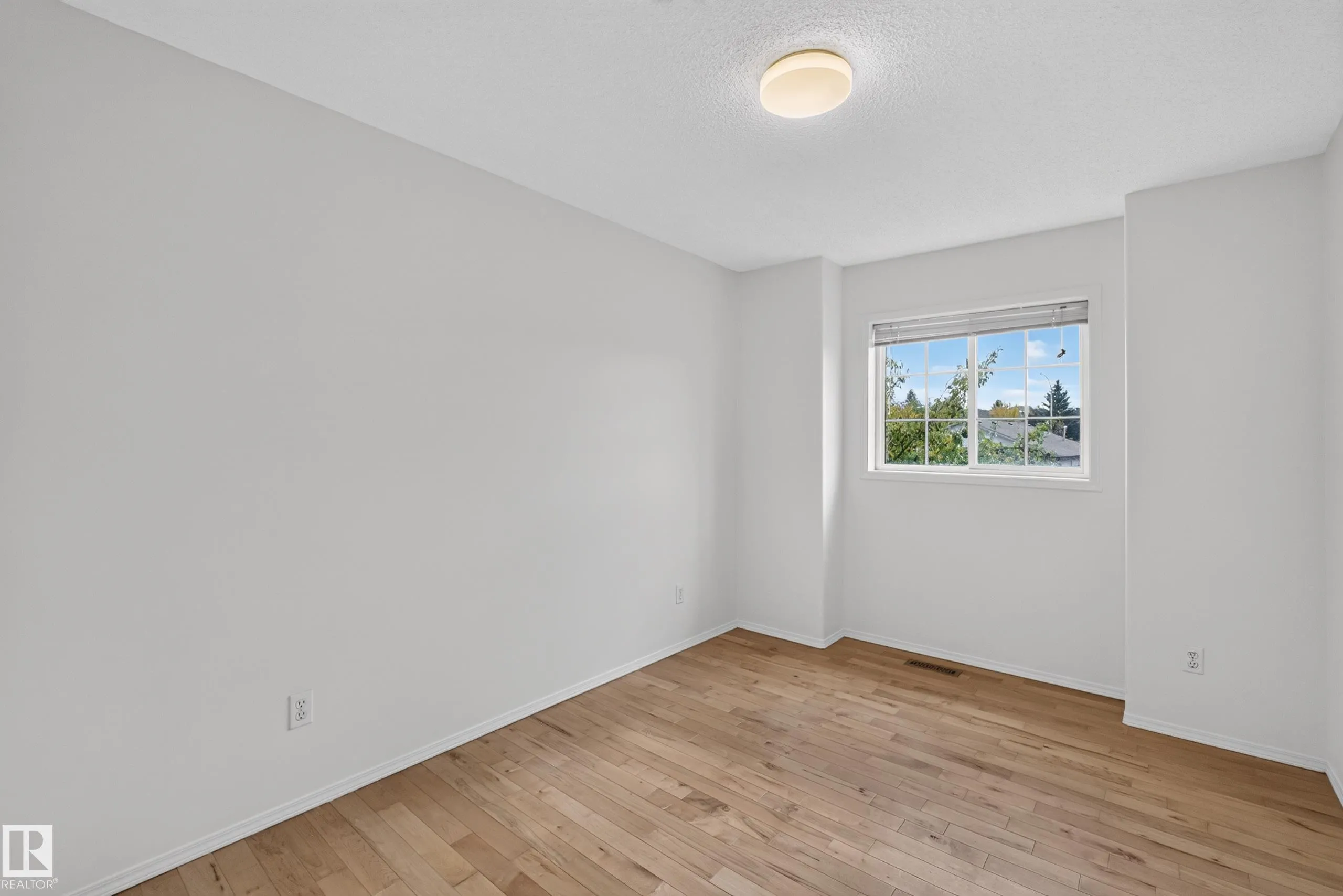 64 CRYSTAL Way
