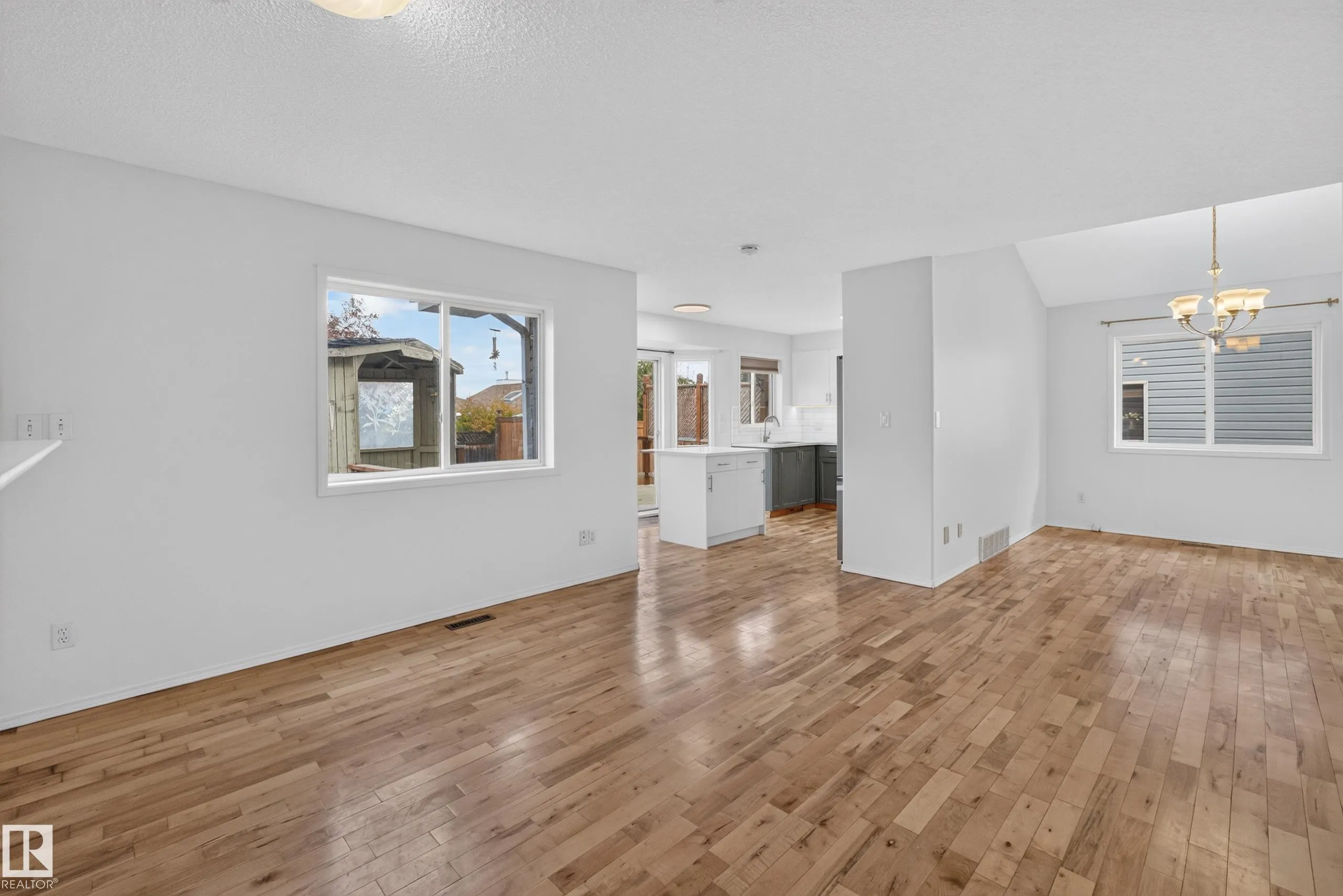 64 CRYSTAL Way