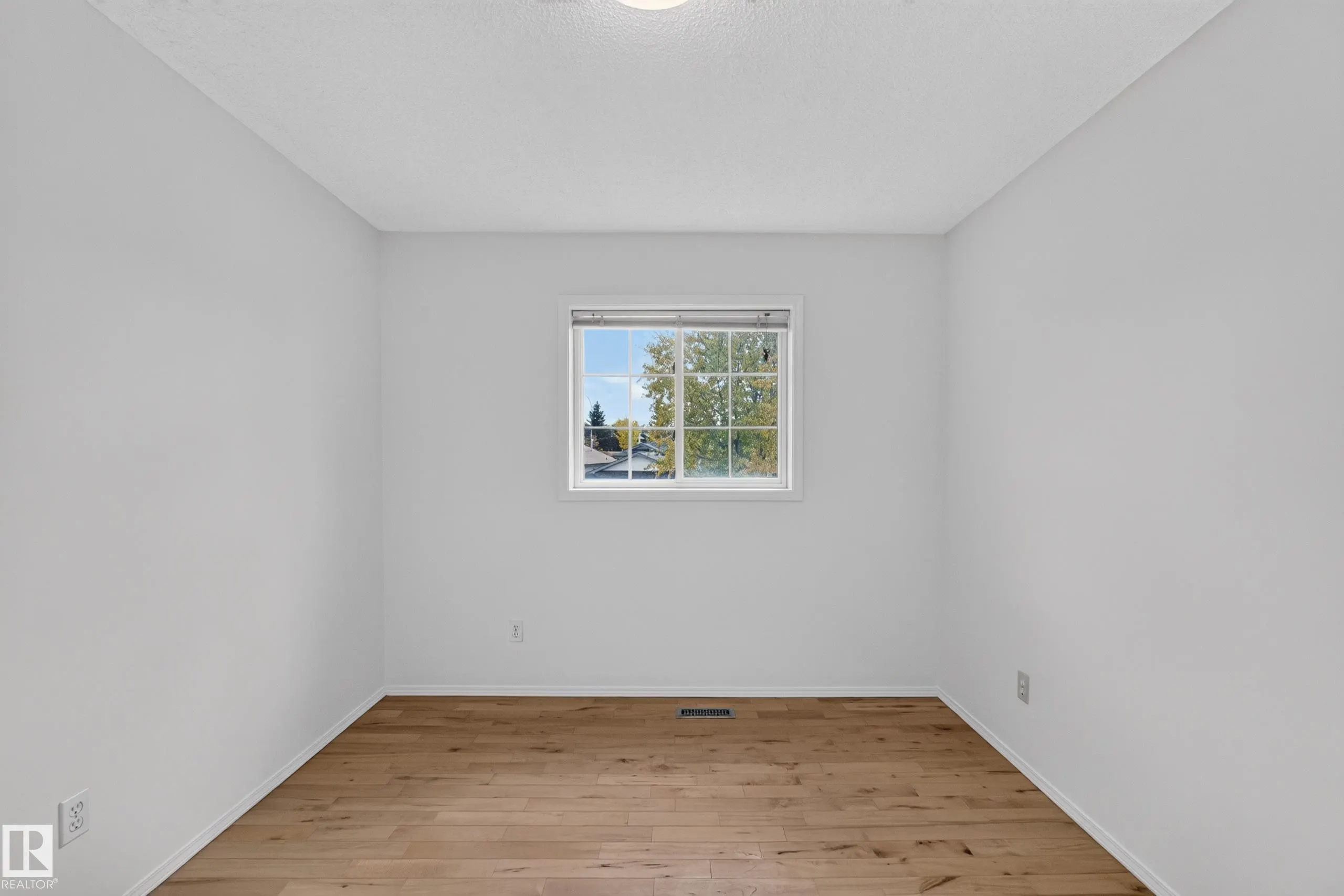 64 CRYSTAL Way