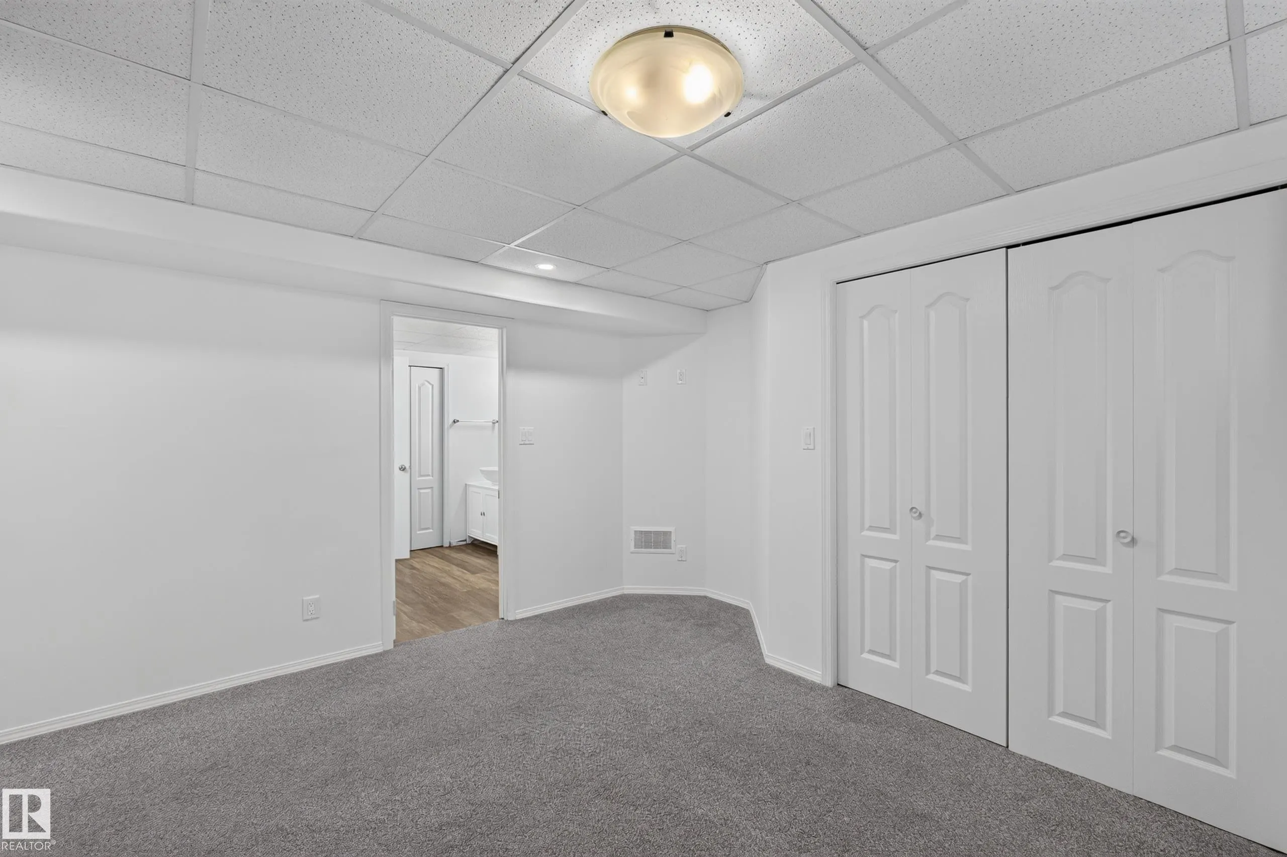 64 CRYSTAL Way