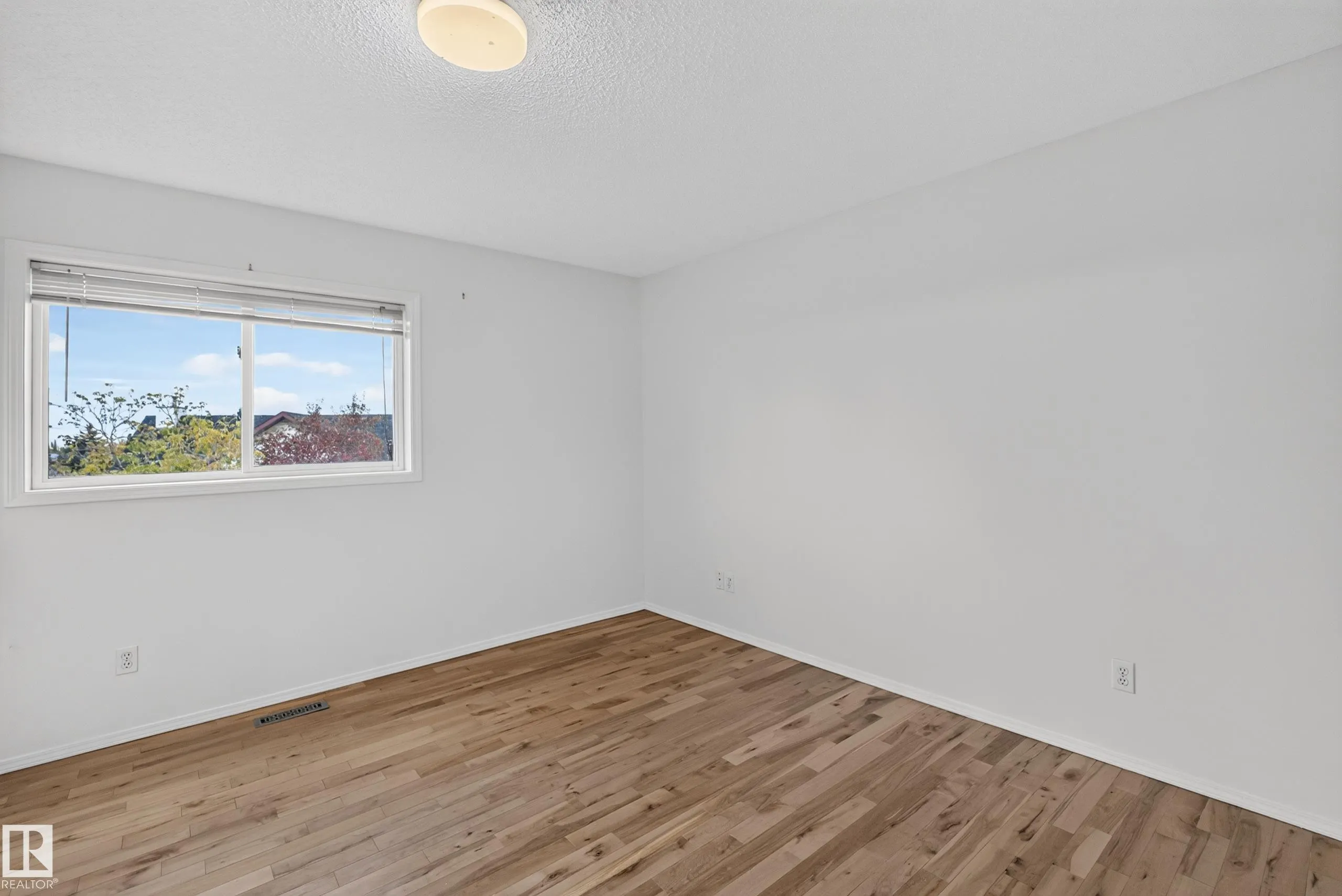 64 CRYSTAL Way