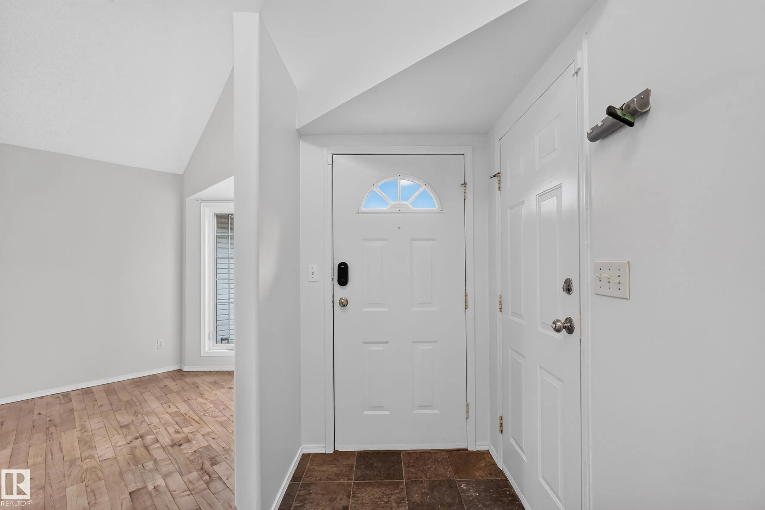 64 CRYSTAL Way