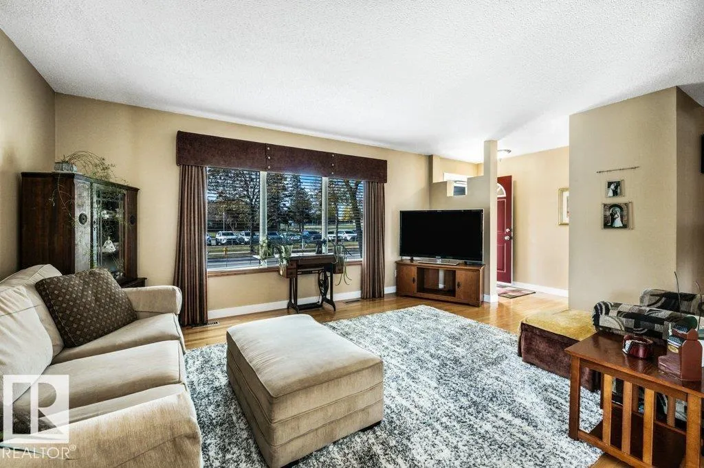 176 LAROSE Drive
