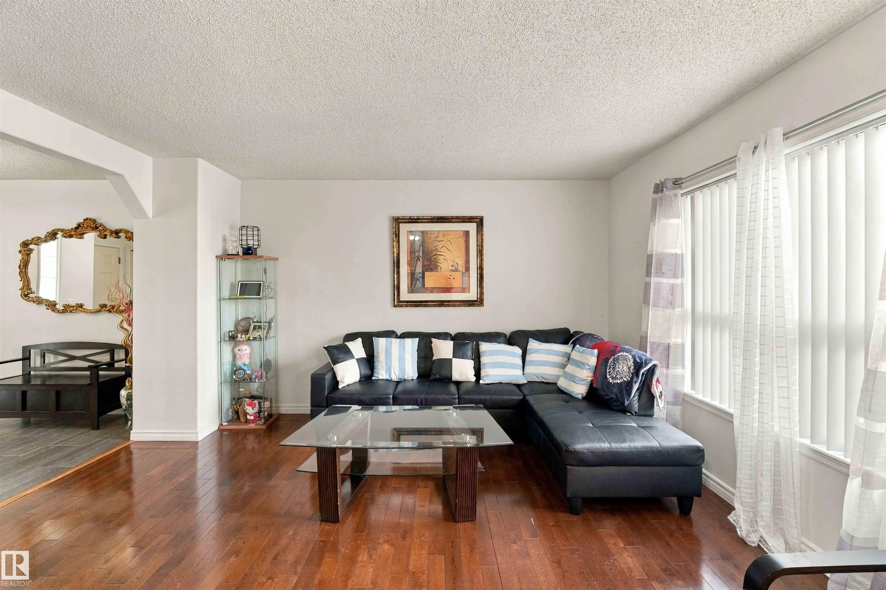 3524 MCLEAN Crescent