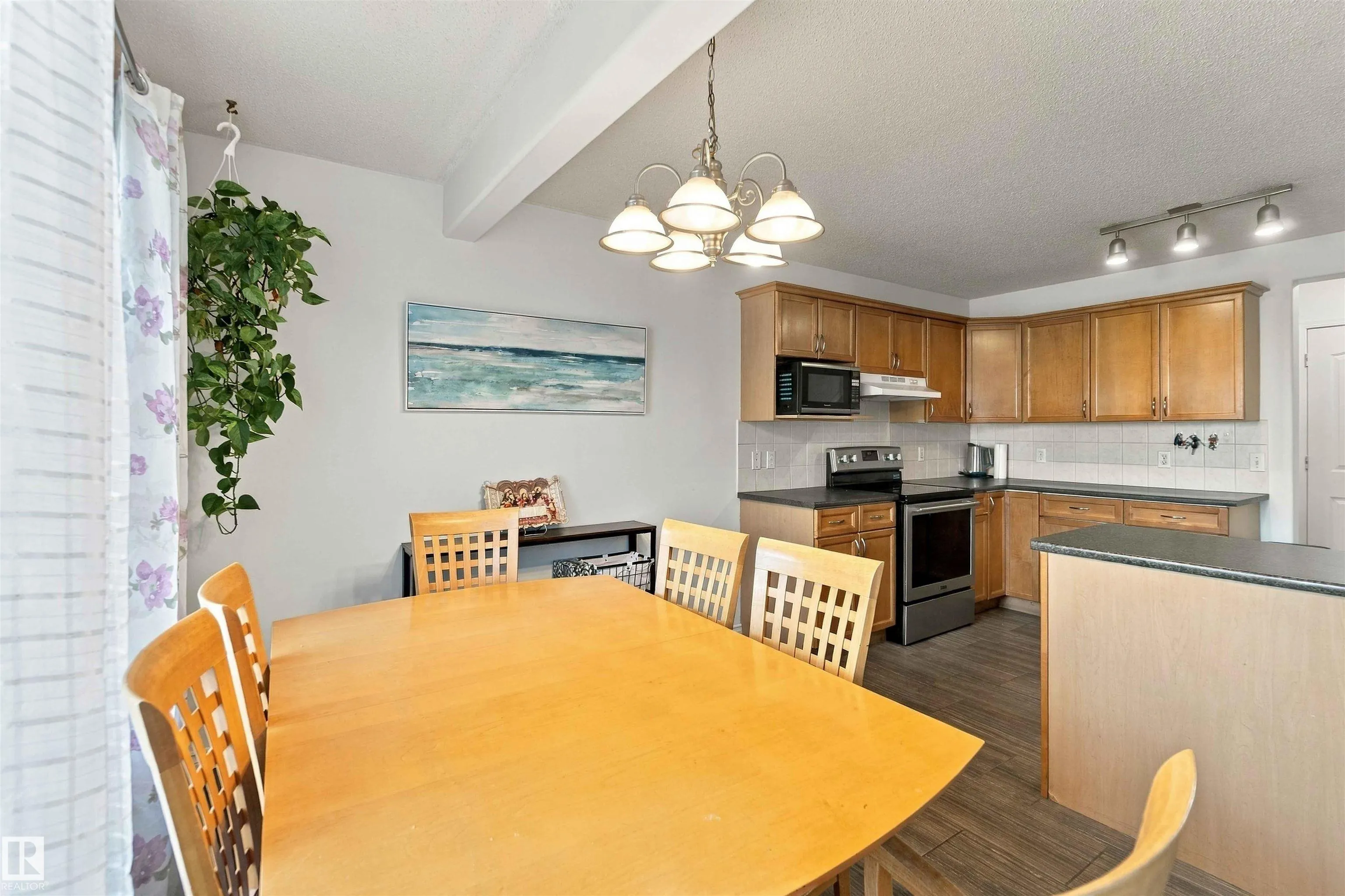3524 MCLEAN Crescent