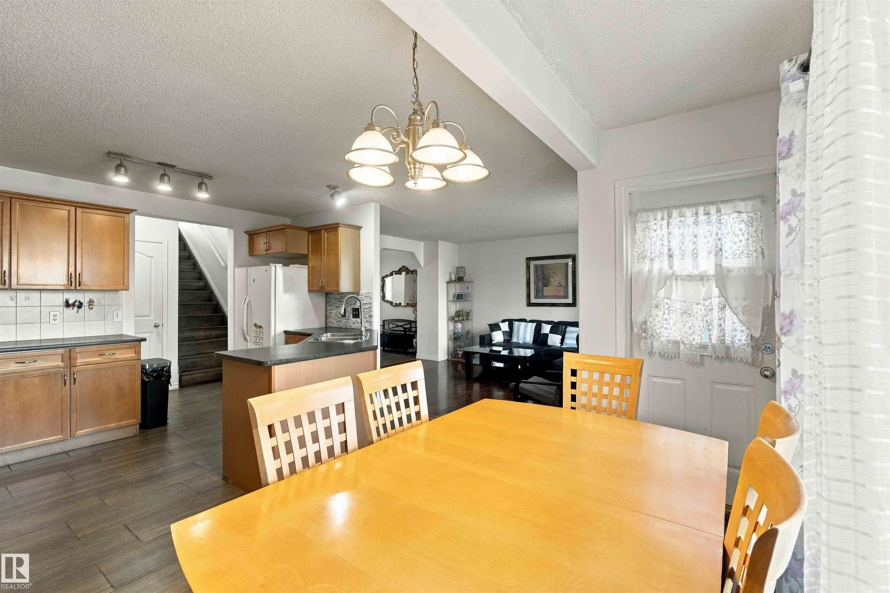 3524 MCLEAN Crescent