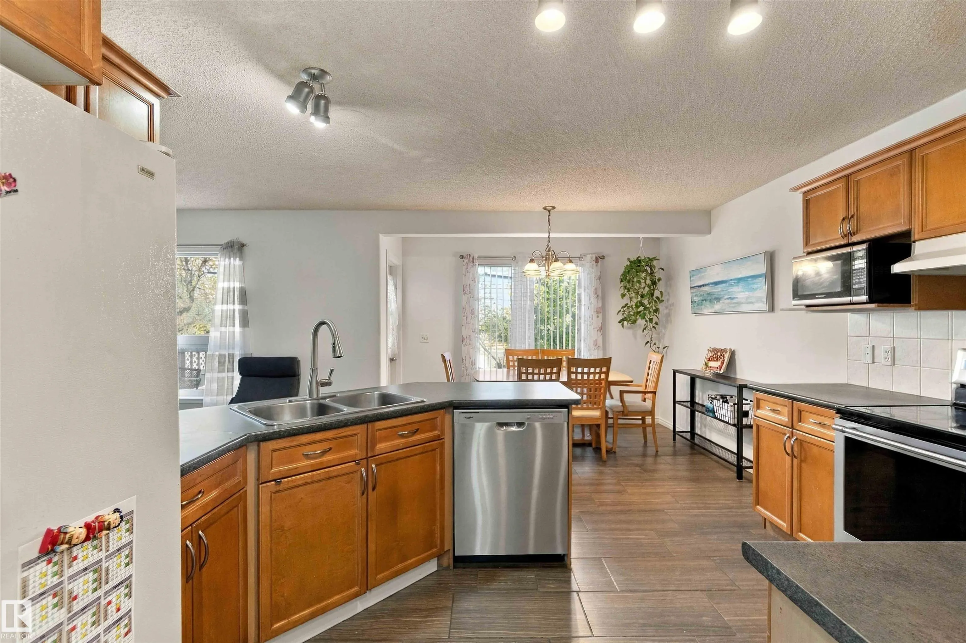 3524 MCLEAN Crescent
